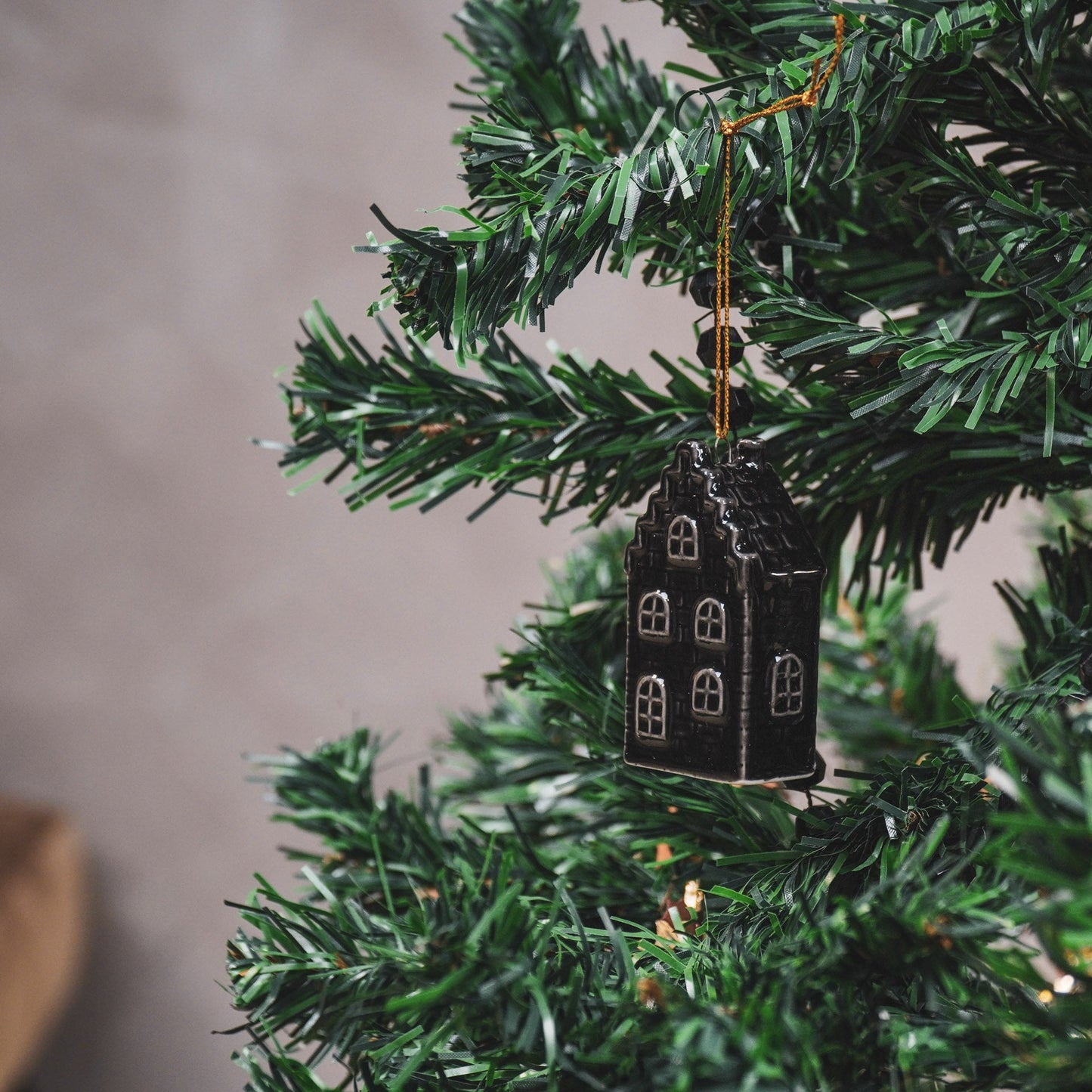 Kersthanger - Huis - Keramiek - Zwart - 3,5x2x6,5cm Housevitamin