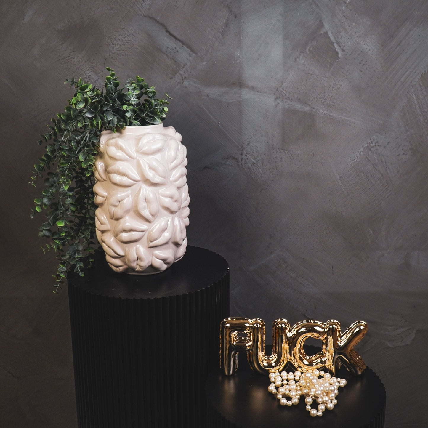 Housevitamin Vaas - Kusjes - Keramiek - Beige - 17x17x27cm - Home & Garden > Decor > Vases