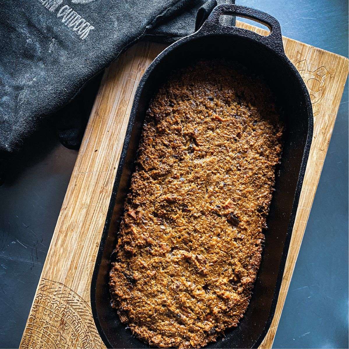 Valhal Nederlandse Oven Braadpan Gietijzer met Grill Deksel Ovaal 2 Liter -