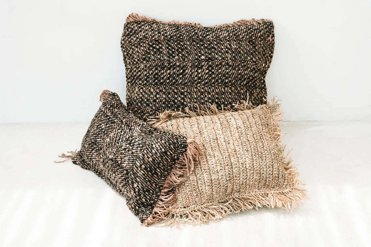 Kussenhoezen De Oh My Gee Zwart Koper, 60x60 cm, geweven met franjes, 3 stuks