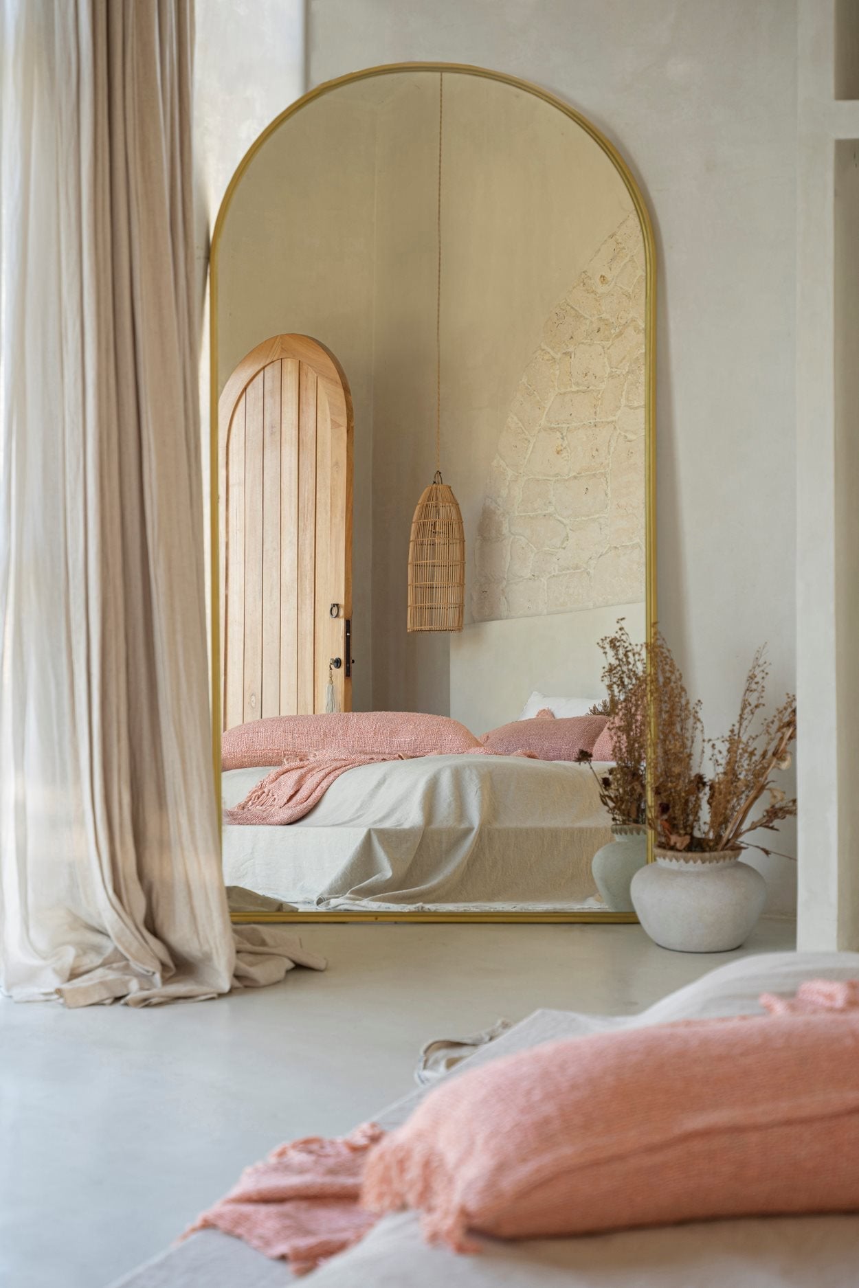 Bazar Bizar De Oh My Gee Kussenhoes - Zalmroze - 35x100 - Home & Garden > Decor > Throw Pillows