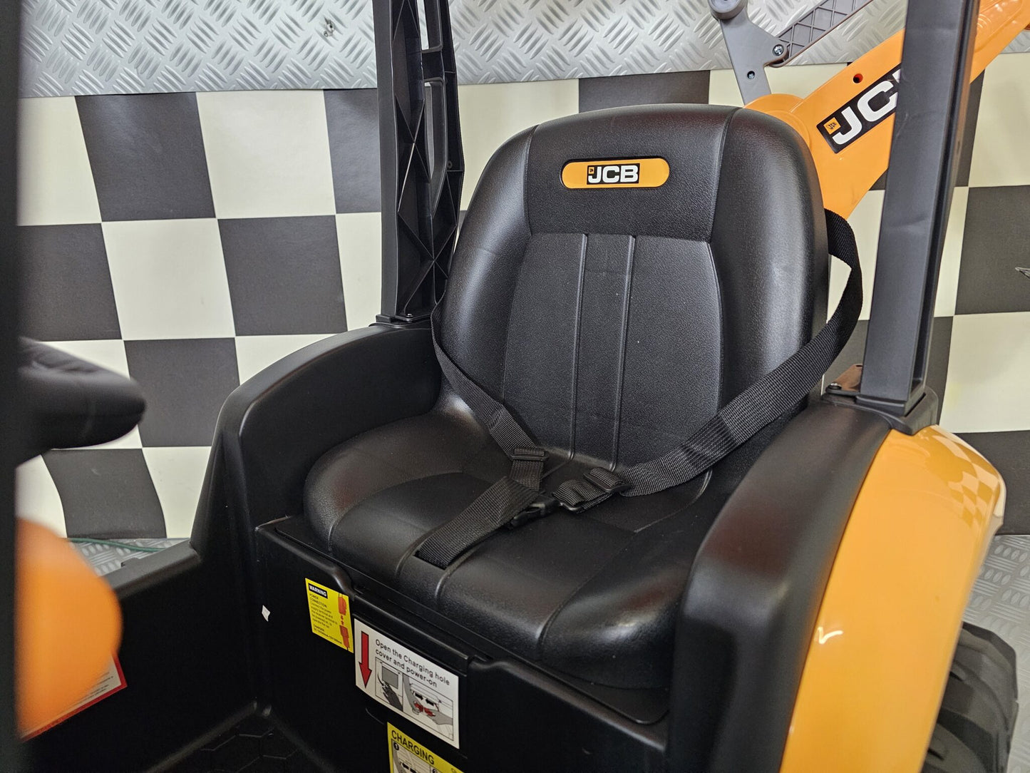 JCB Sitemaster electric children's tractor with roof 12 volt