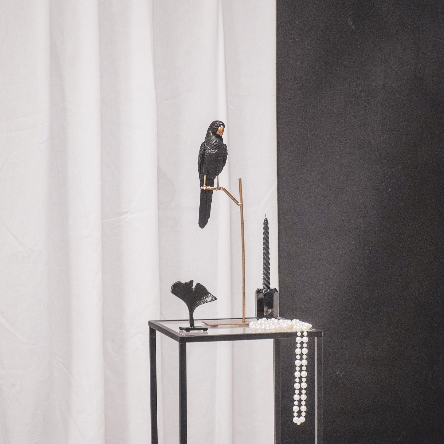 Housevitamin Ornament - Papegaai - Polyresin - Goud/Zwart - 8,5x11x44cm - Home & Garden > Decor