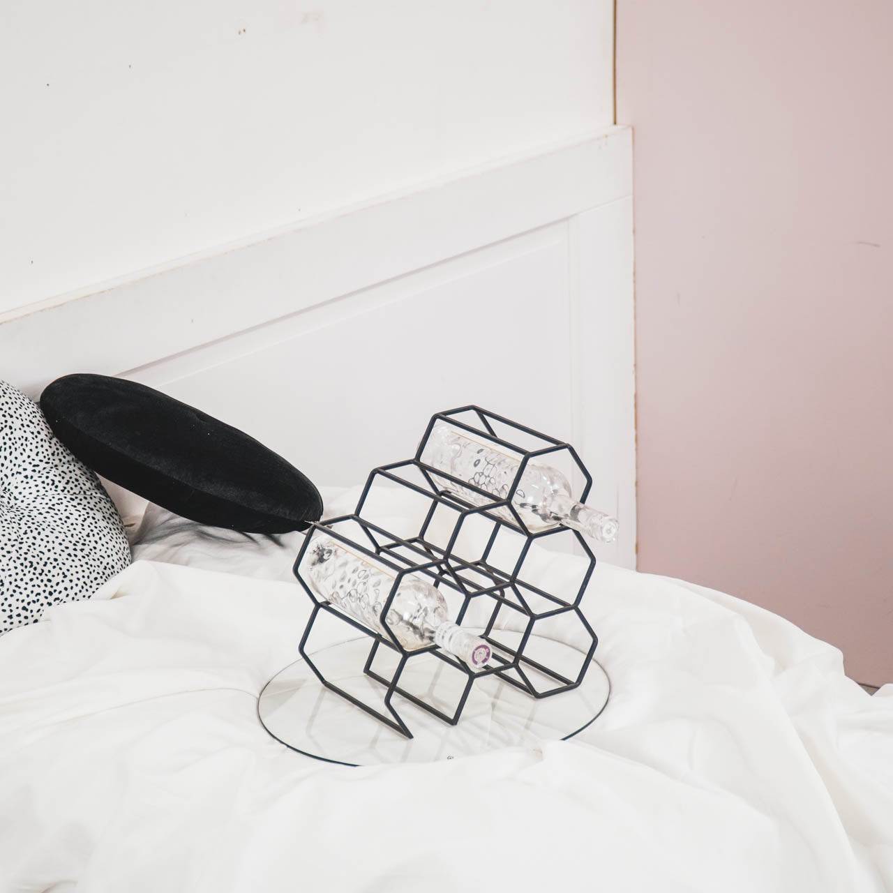 Housevitamin Wijnrek - Metaal - Zwart - 6 flessen - 28x19x29cm - Furniture > Cabinets & Storage > Wine Racks