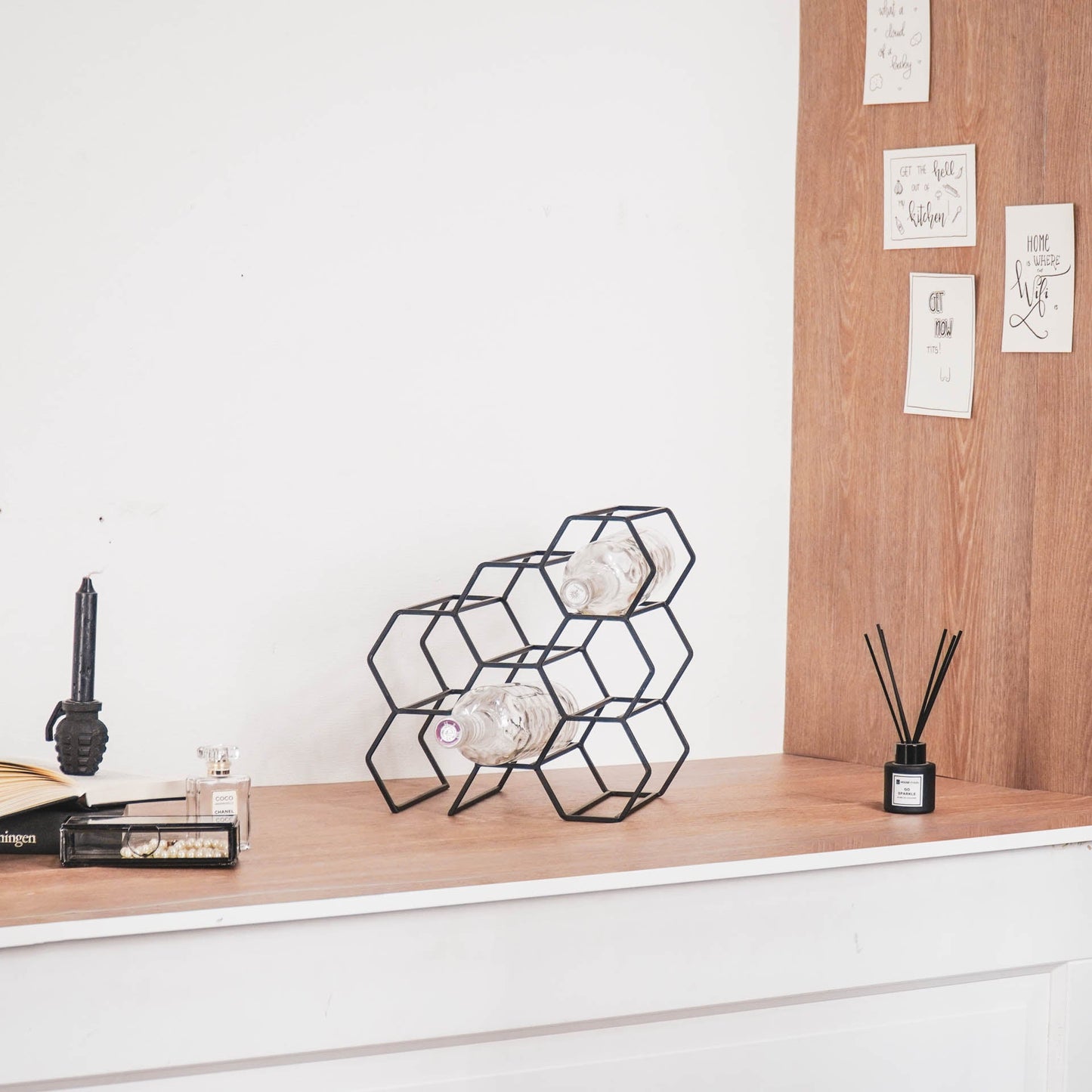 Housevitamin Wijnrek - Metaal - Zwart - 6 flessen - 28x19x29cm - Furniture > Cabinets & Storage > Wine Racks