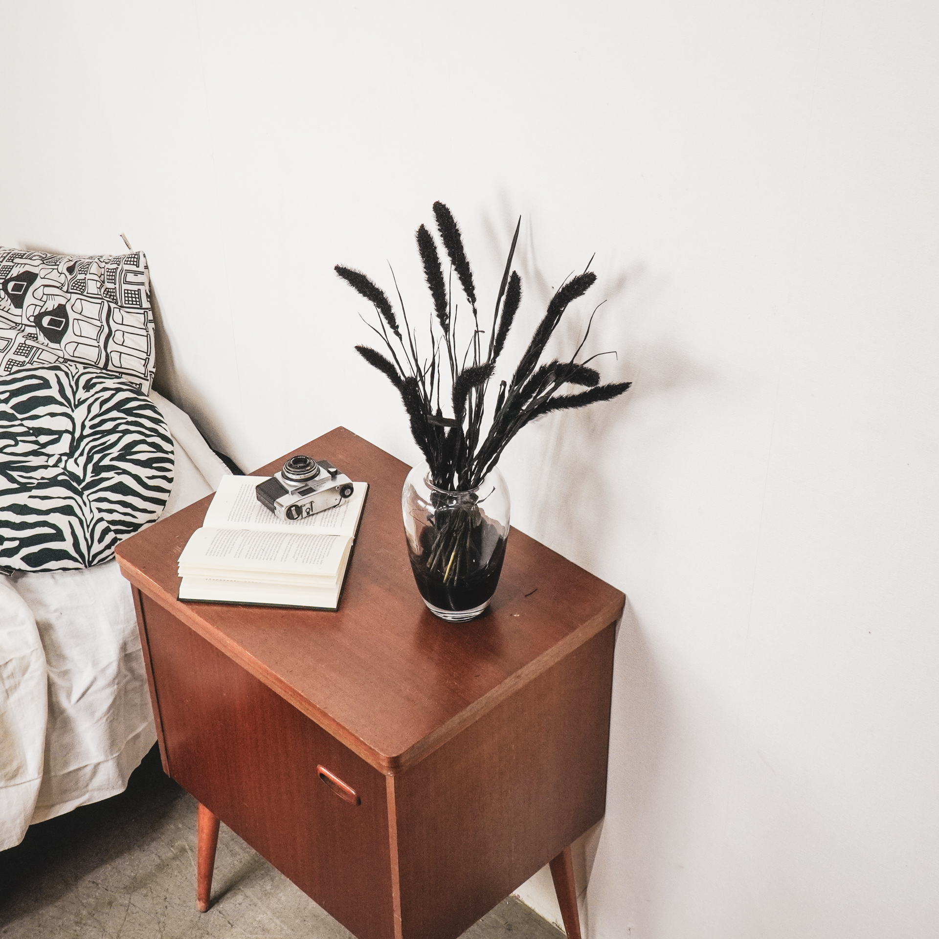 Housevitamin Vaas - Glas - Dipdye - Transparant/Bruin - 15x22cm - Home & Garden > Decor > Vases