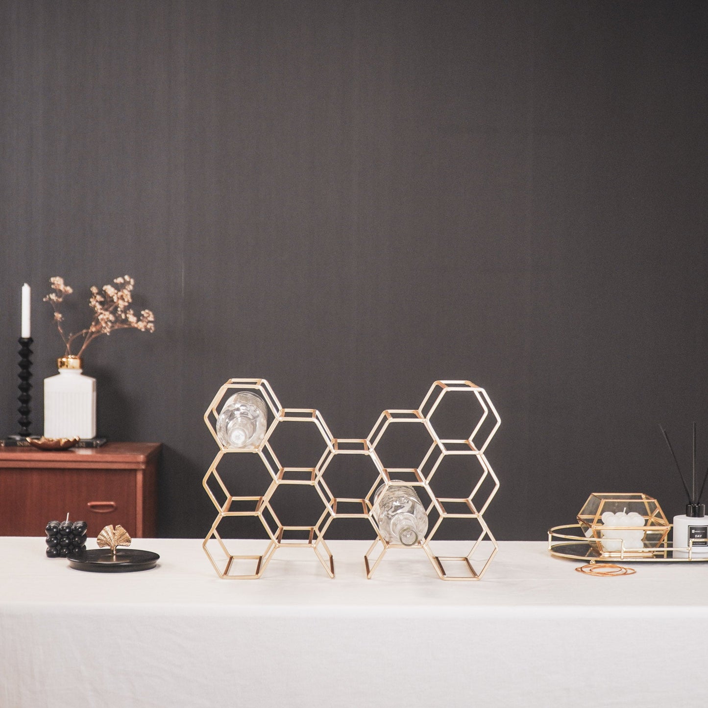 Housevitamin Wijnrek - Metaal - Goud - 11 flessen - 44,5x15,5x29cm - Furniture > Cabinets & Storage > Wine Racks