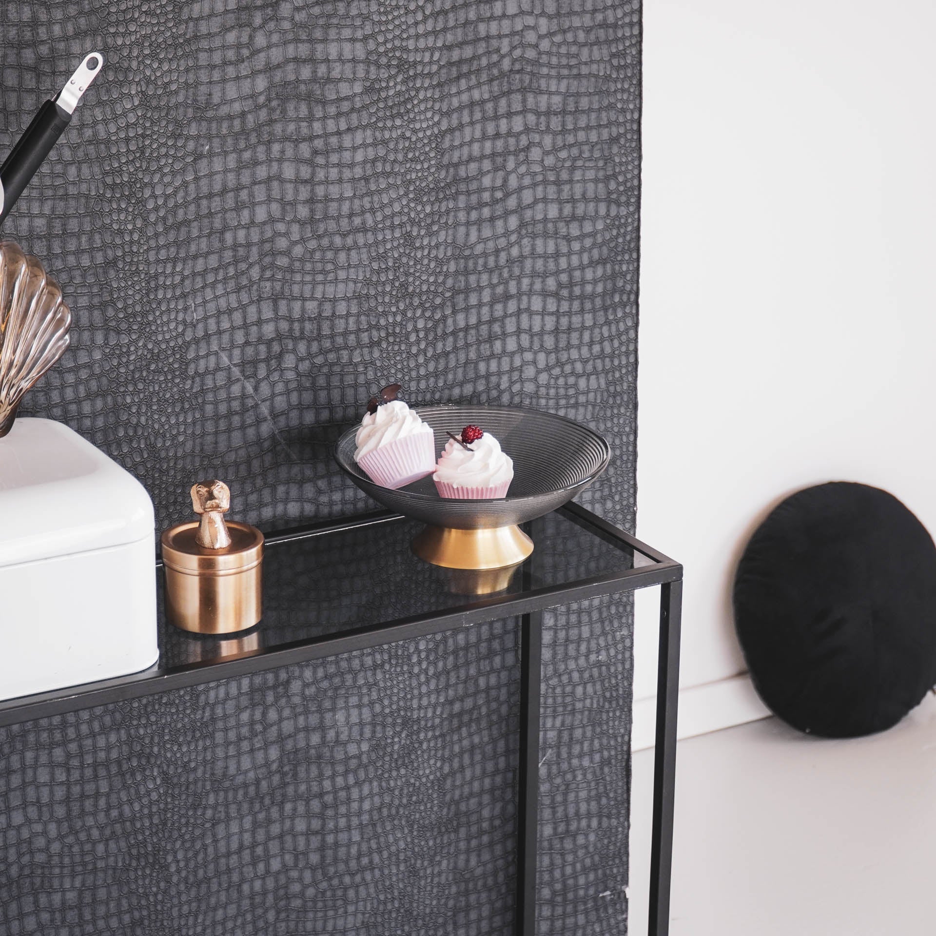 Housevitamin Schaal op voet - Glas - Smokey - 24,5x24,5x8,5cm - Home & Garden > Decor