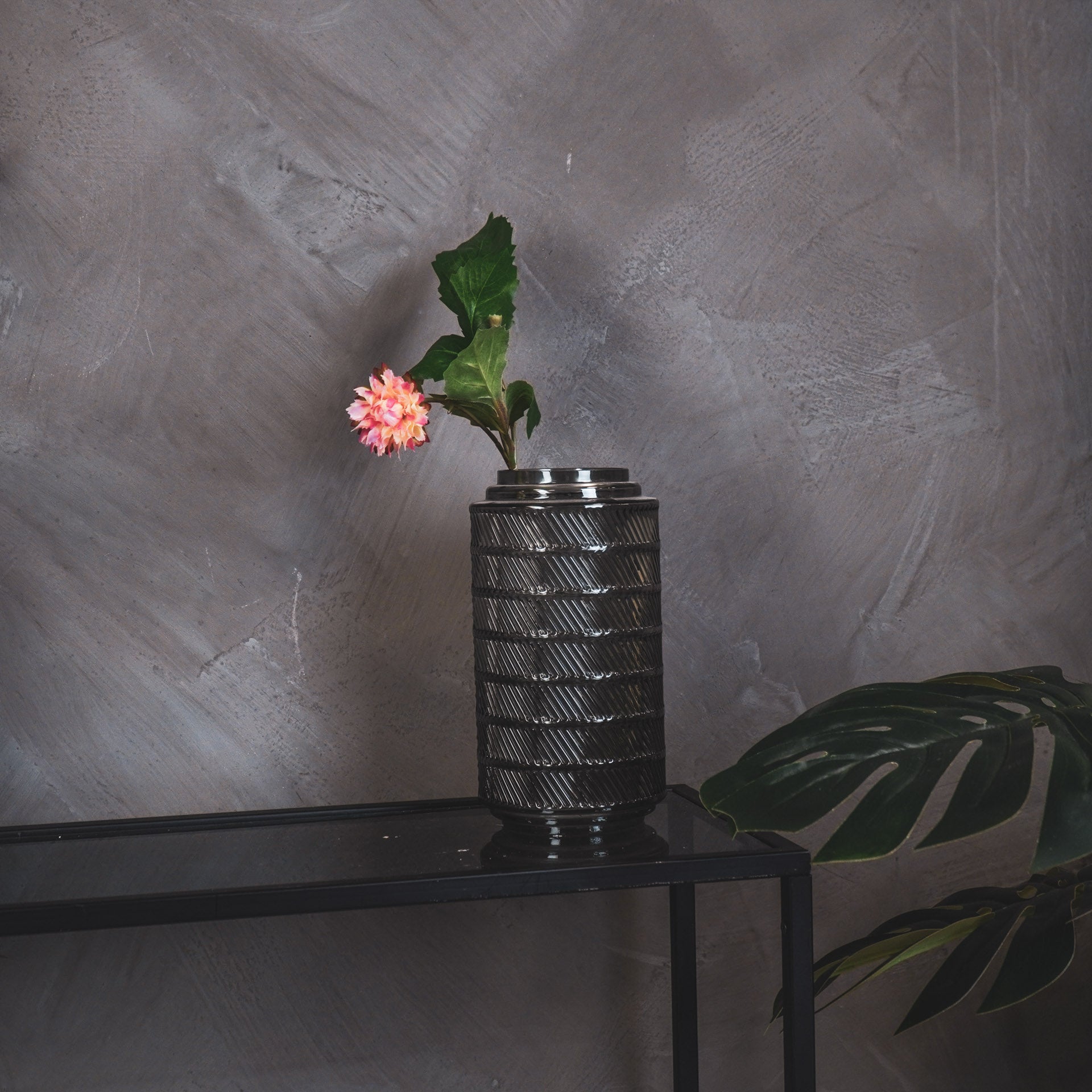 Housevitamin Vaas - Patroon - Glas - Rookglas - 12,5x23cm - Home & Garden > Decor > Vases