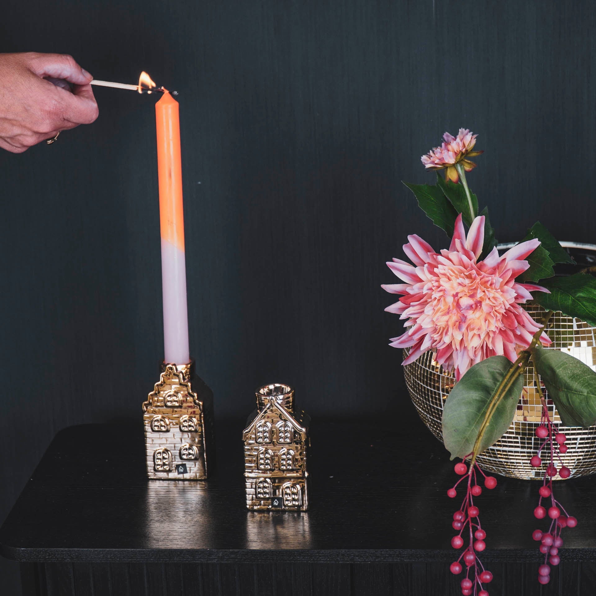 Housevitamin Kaarsenhouder - Huis - Keramiek - Goud - 6x6x11cm - Home & Garden > Decor > Home Fragrances > Candles