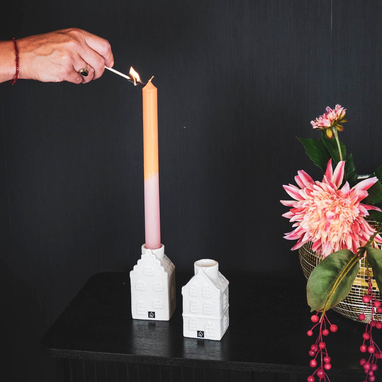 Housevitamin Kaarsenhouder - Huis - Keramiek - Wit - 6x6x11cm - Home & Garden > Decor > Home Fragrances > Candles