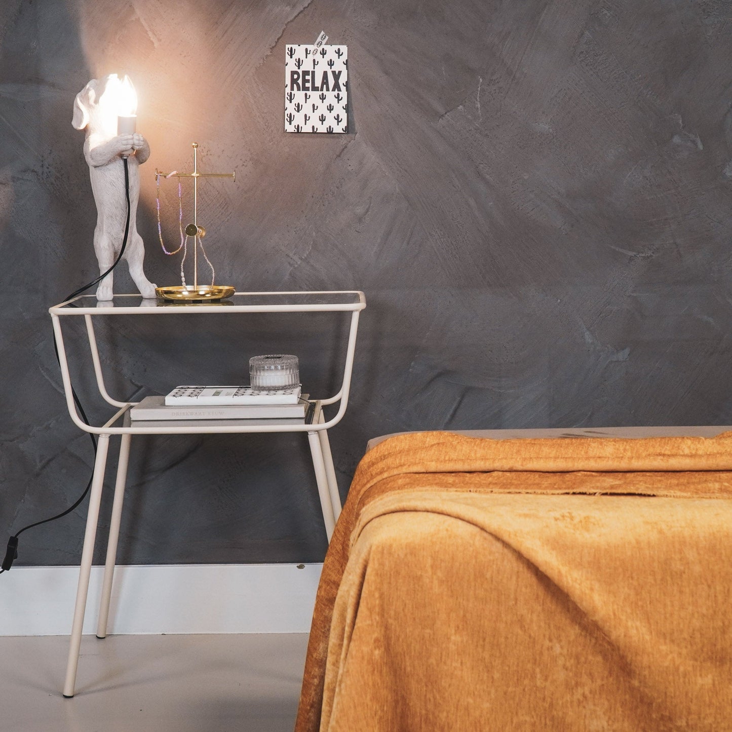 Housevitamin Bijzettafel / Nachtkastje - Zand - 50x35x60cm - Furniture > Tables