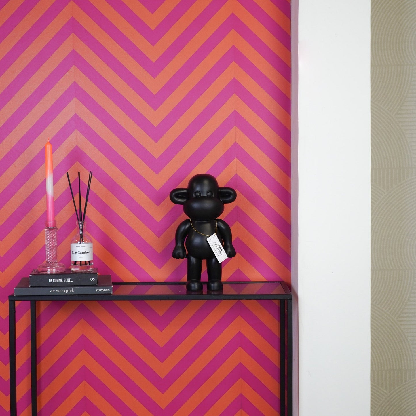 Ornament - Aap Beeld 'The Legend' - Polyresin - Zwart - 20,5x13,5x35cm Housevitamin Shop