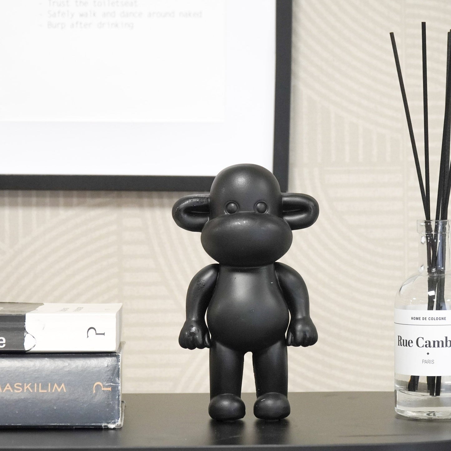 Ornament - Aap Beeld 'The Legend' - Polyresin - Zwart - 11x7x19cm Housevitamin Shop