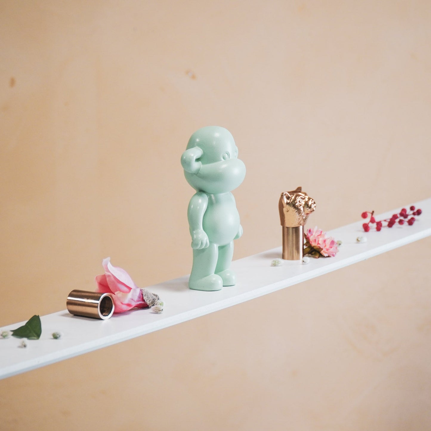 Ornament - Aap Beeld 'The Legend' - Polyresin - Mintgroen - 11x7x19cm Housevitamin Shop