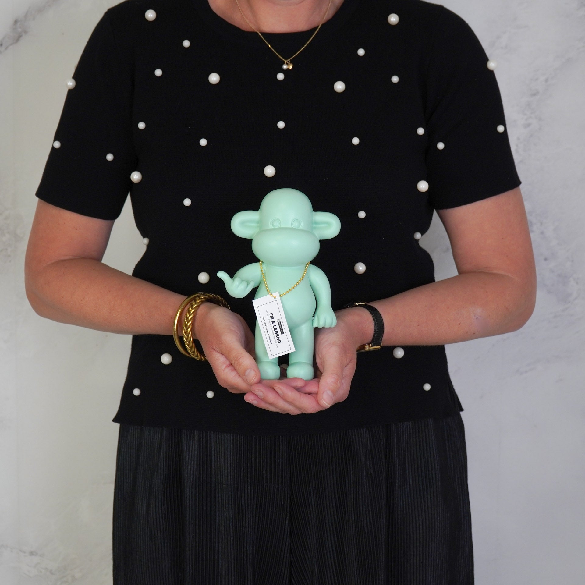 Ornament - Hang loose Aap Beeld 'The Legend' - Polyresin - Mintgroen - 11x7x19cm Housevitamin Shop