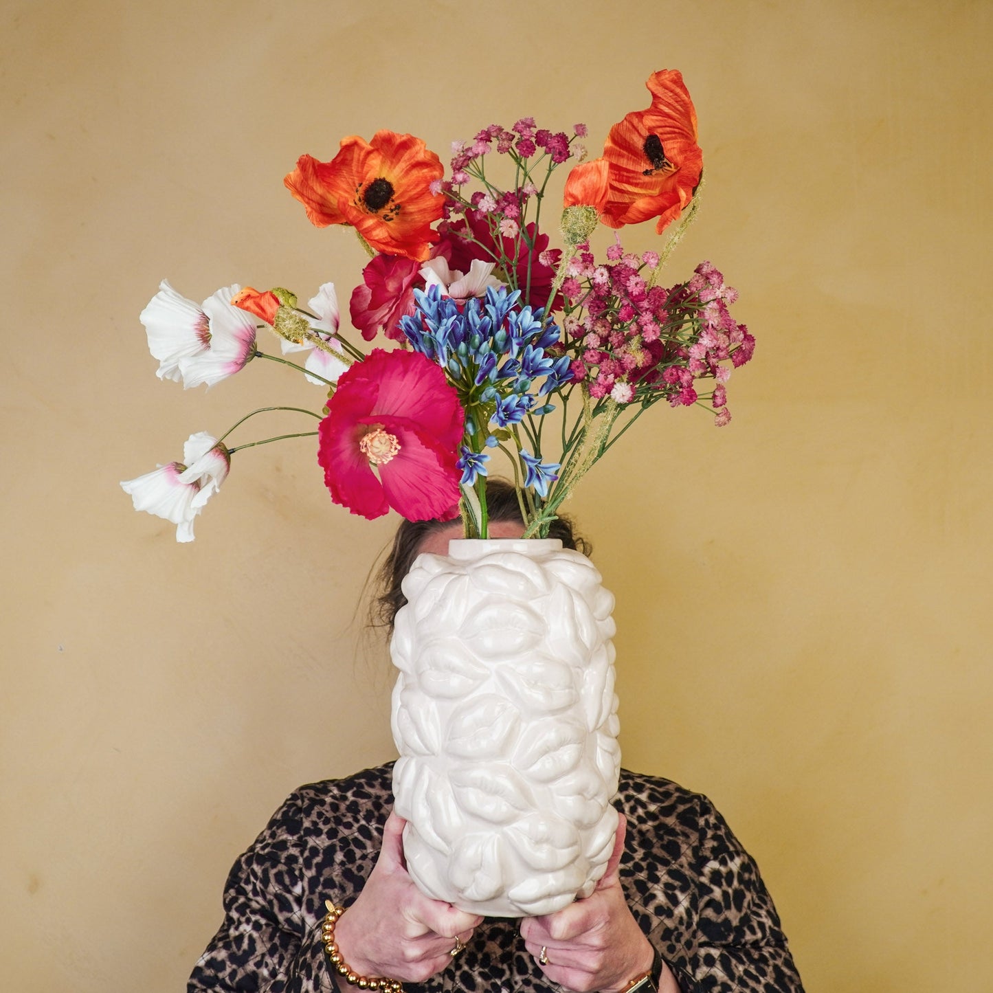 Housevitamin Vaas - Kusjes - Keramiek - Beige - 17x17x27cm - Home & Garden > Decor > Vases