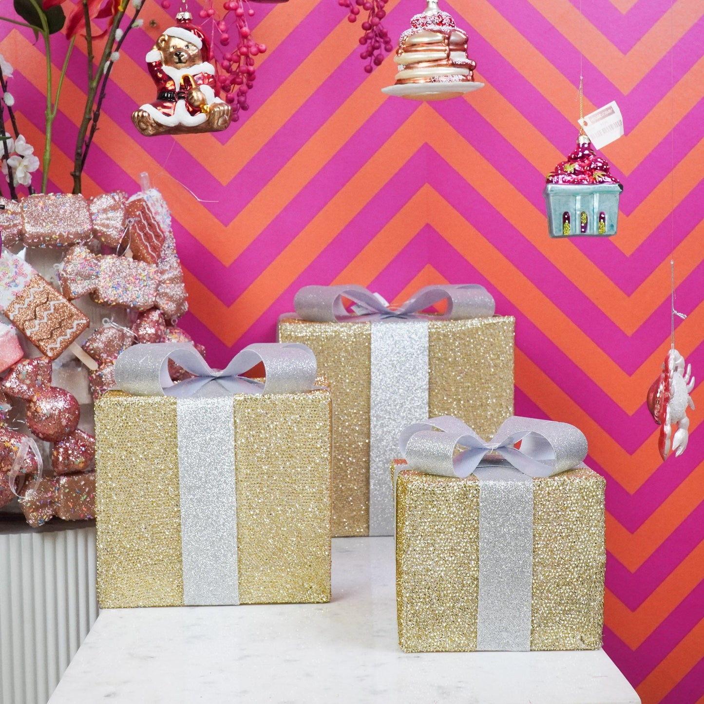 Kerst Led Lamp - Cadeau Set van 3 - Kunststof - Goud/Zilver - 15cm/20cm/25cm Housevitamin Shop