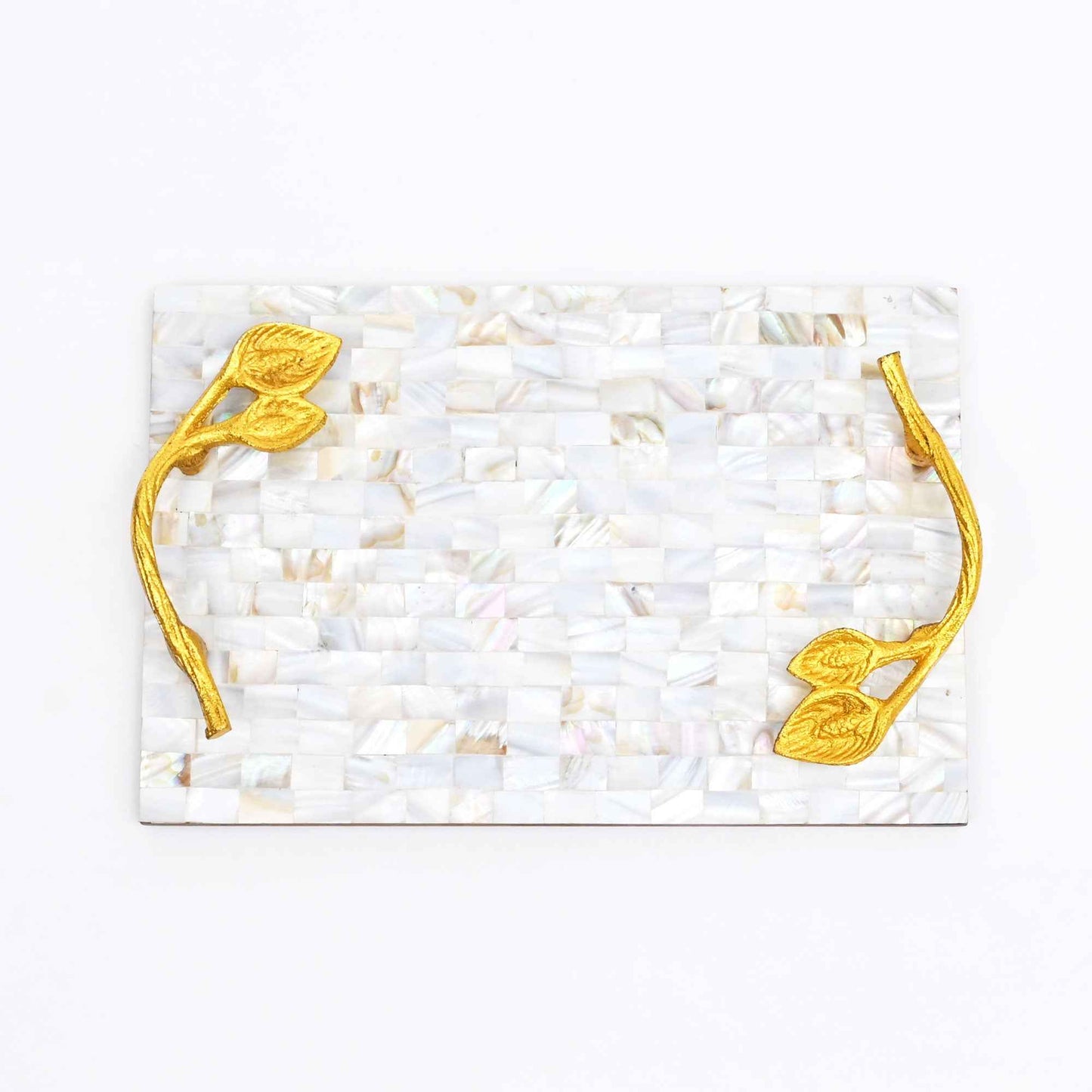 Dienblad van parelmoerhars met handgrepen van bladgoud | Luxe decor