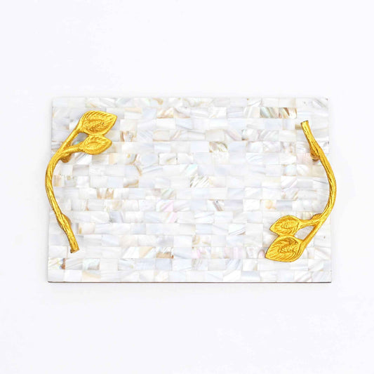 Dienblad van parelmoerhars met handgrepen van bladgoud | Luxe decor