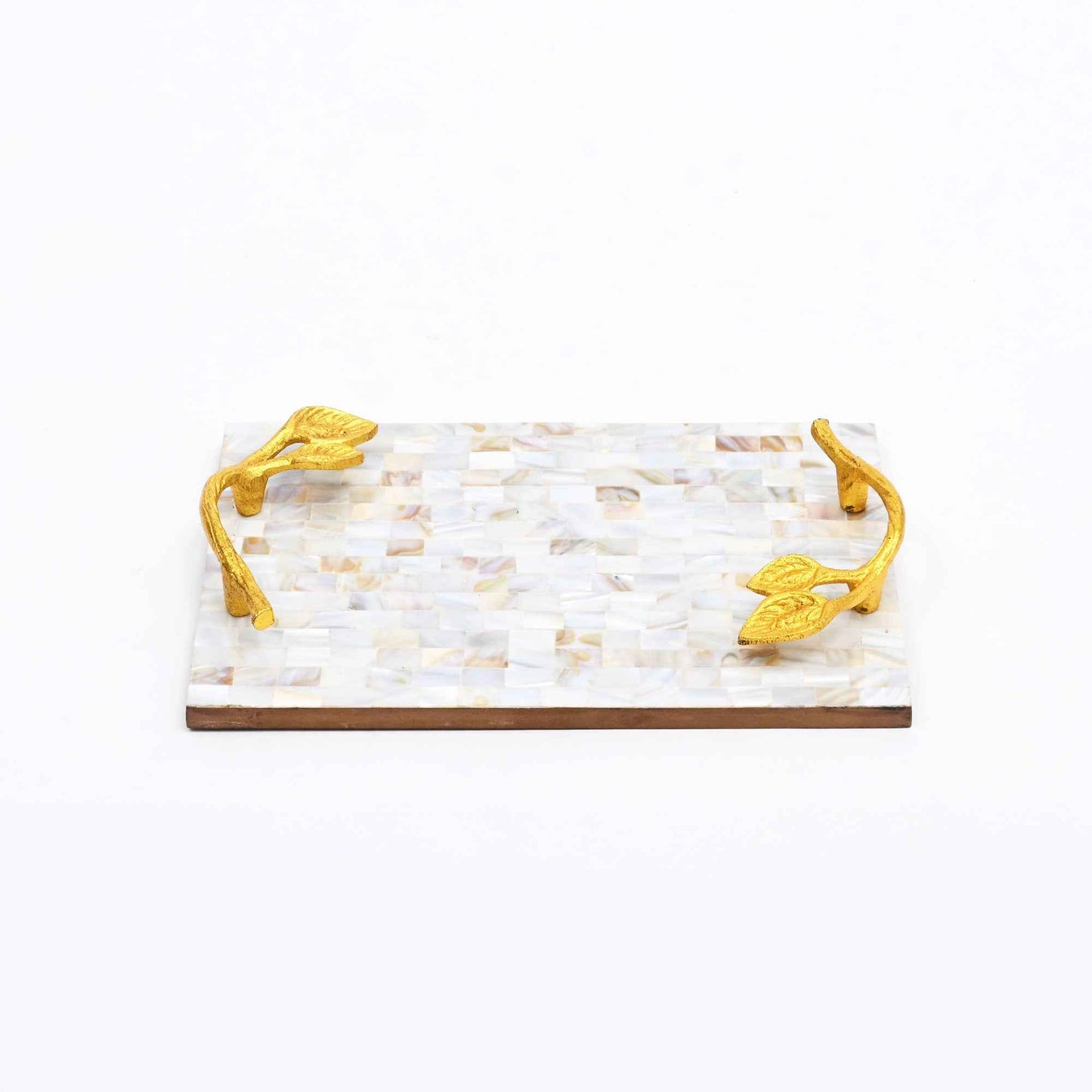 Dienblad van parelmoerhars met handgrepen van bladgoud | Luxe decor