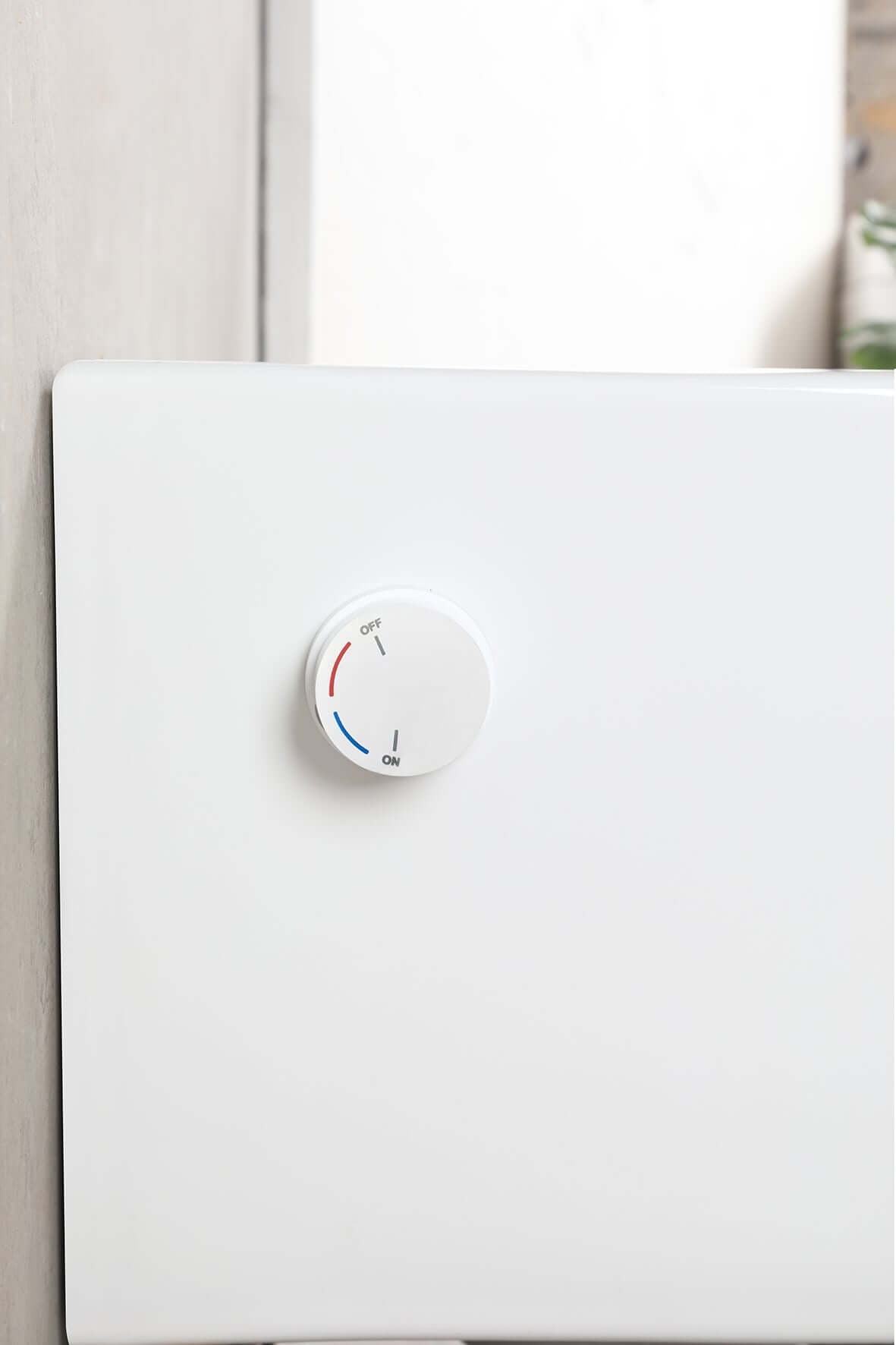 Bidesta randloos wandtoilet Wiesbaden met bidetkraan warm en koud in glanzend wit