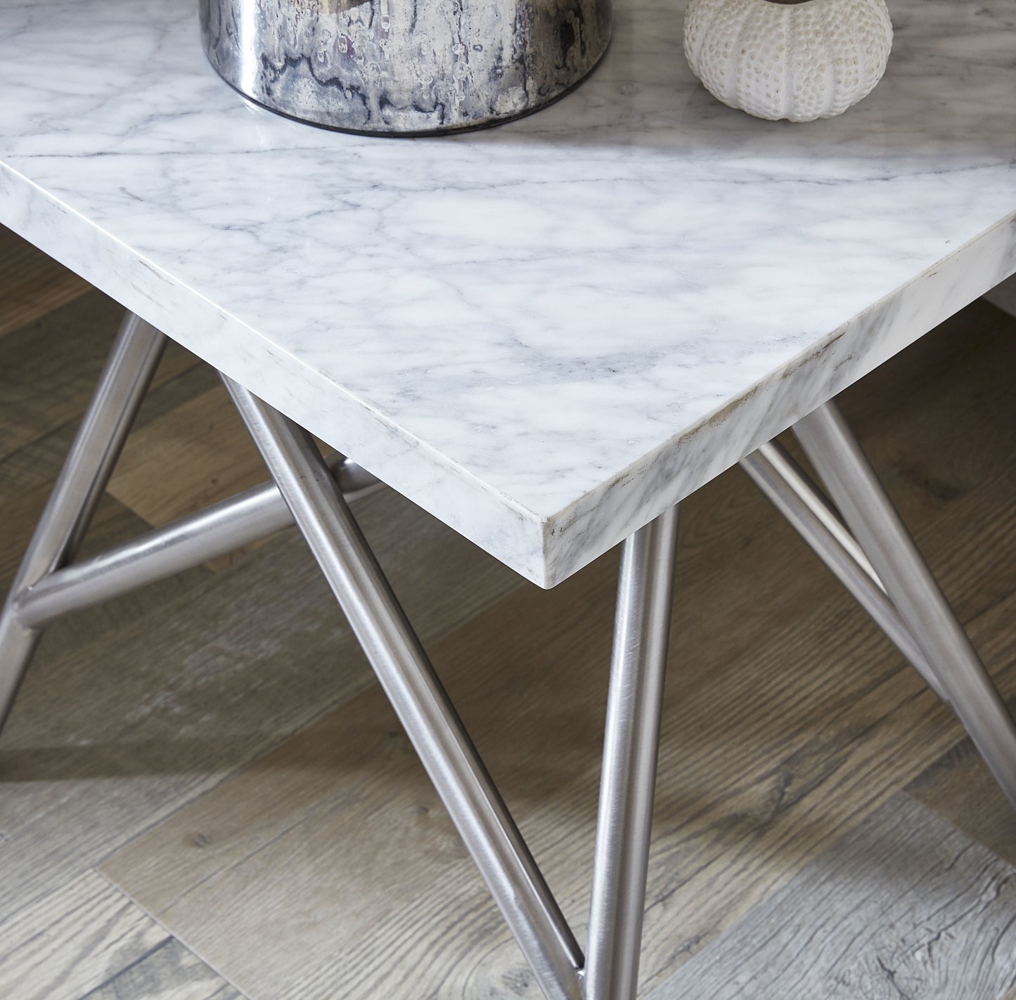 Modus Furniture International Marmeren consoletafel in koraalstijl -