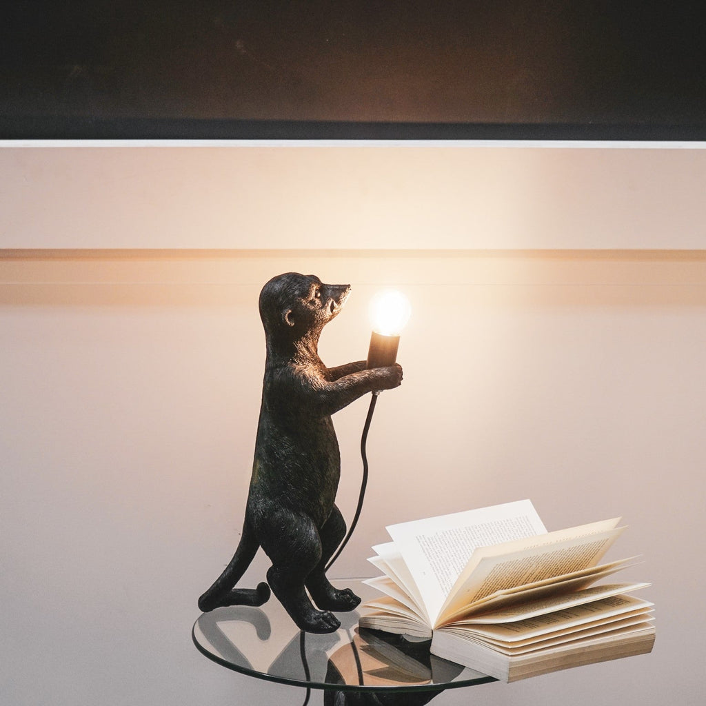 Housevitamin Tafellamp - Stokstaartje - Polyresin - Zwart - E27 - 15x10x38cm - Home & Garden > Decor