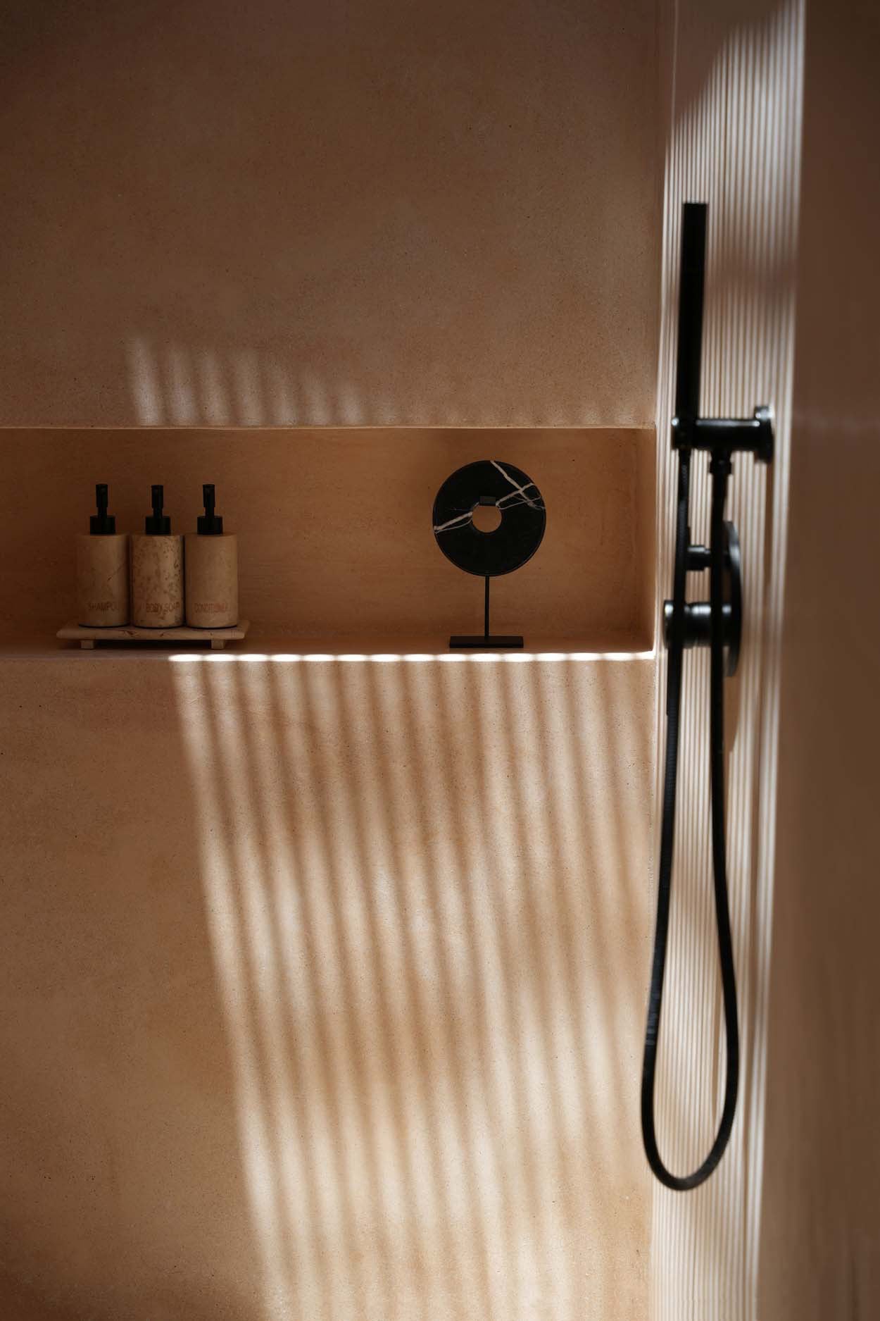 Bazar Bizar De marmeren schijf op standaard - Zwart - M - Home & Garden > Decor