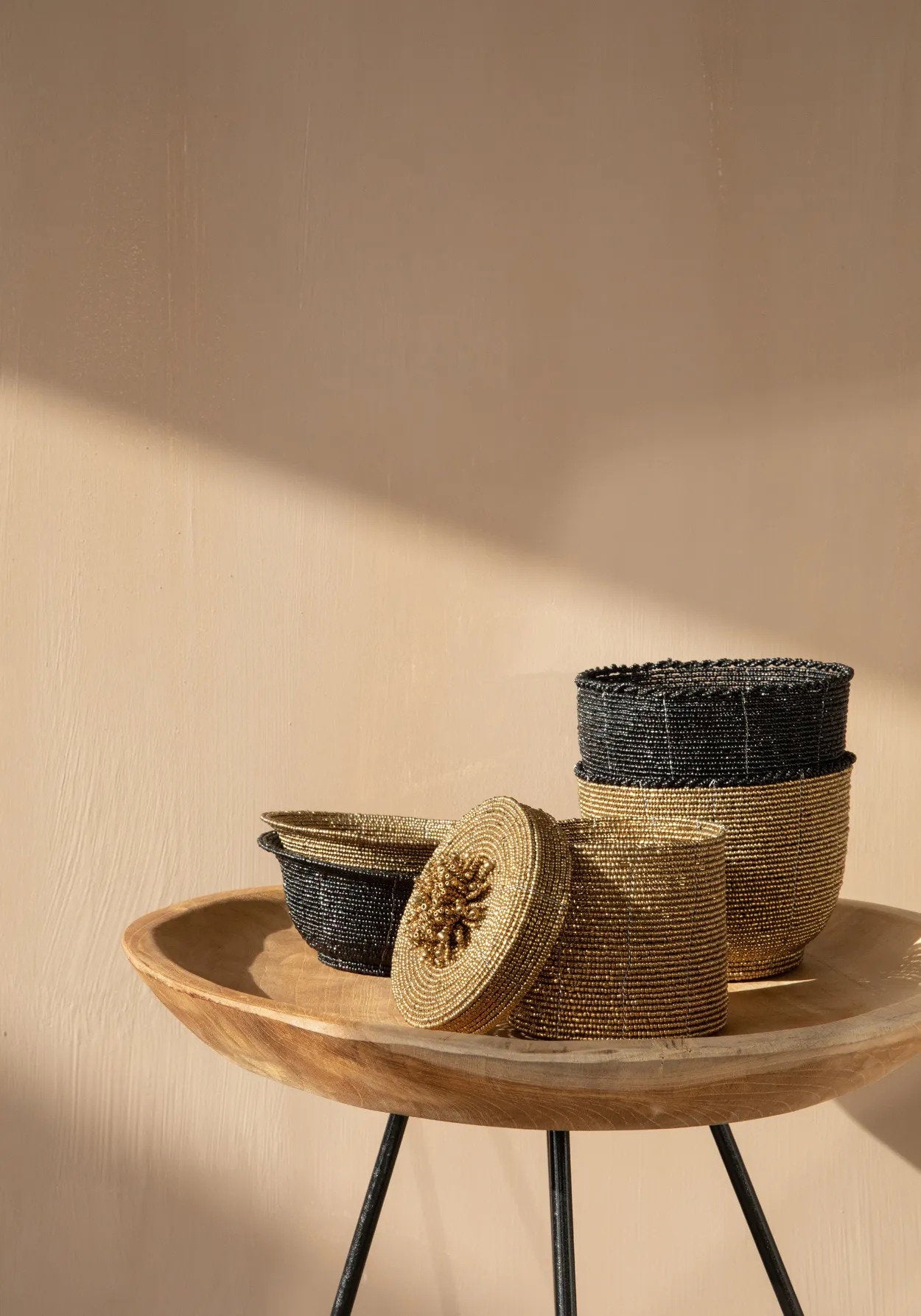 Bazar Bizar De Beaded Bowl Laag - Zwart - S - Home & Garden > Decor