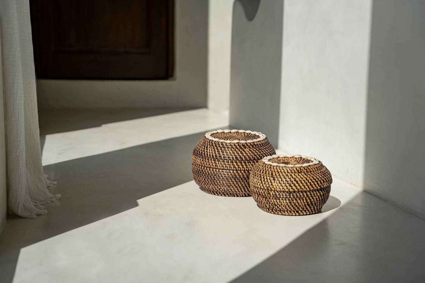De Colonial Peek-a-Boo-mand - naturel bruin - S