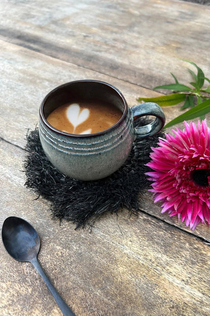 Bazar Bizar De Fringe Raffia Onderzetter - Zwart - Home & Garden > Kitchen & Dining > Tableware > Trivets onderzetter