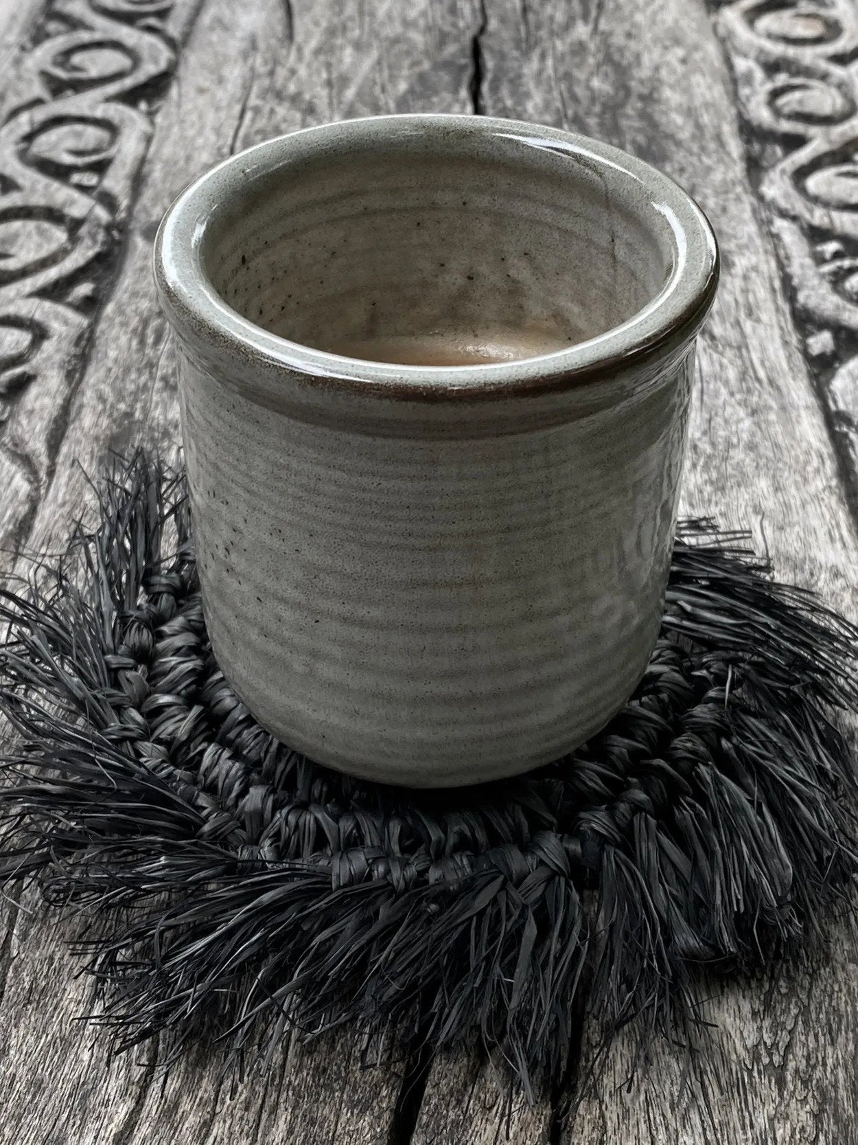 Bazar Bizar De Fringe Raffia Onderzetter - Zwart - Home & Garden > Kitchen & Dining > Tableware > Trivets onderzetter