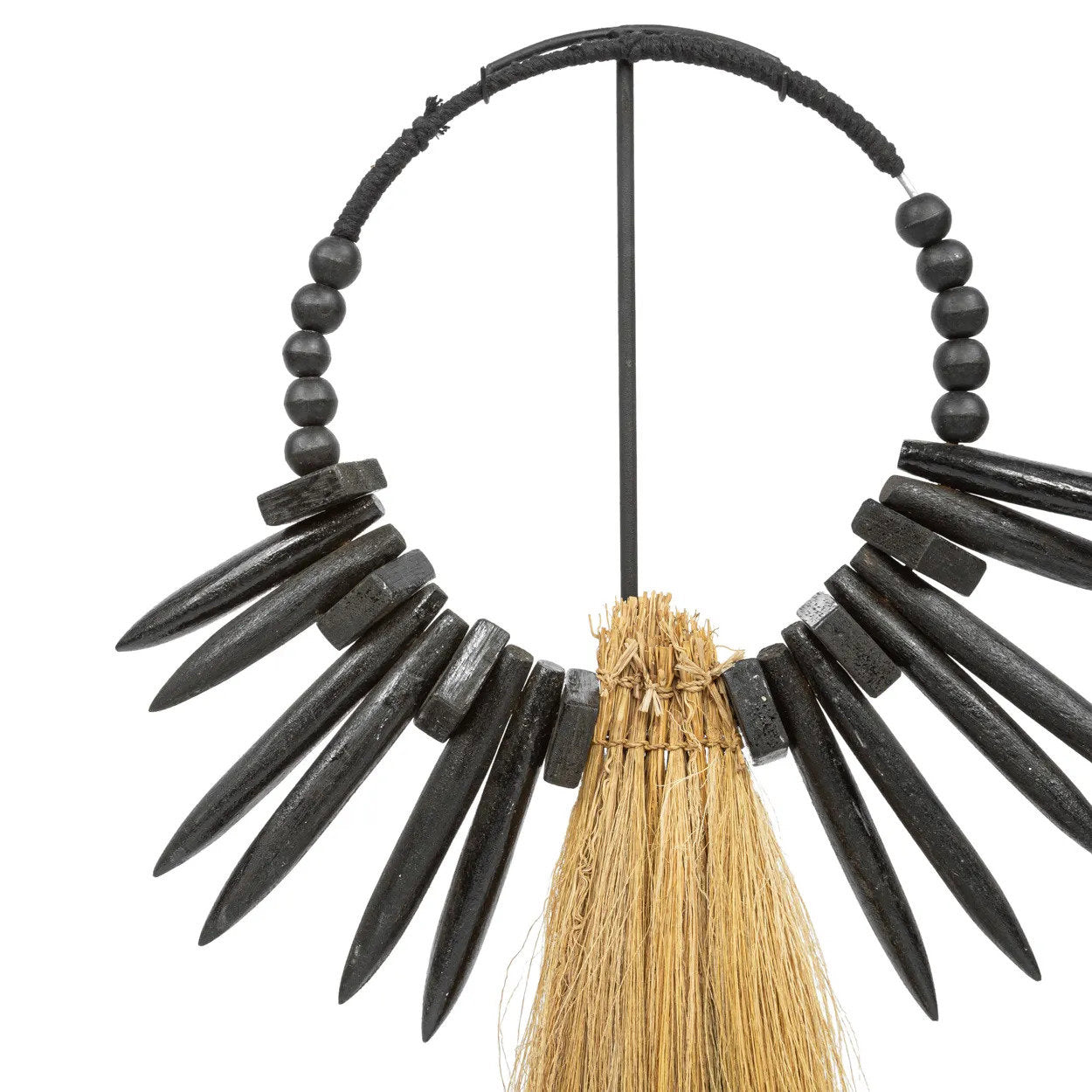 Bazar Bizar Het Rayung hout op stand. -