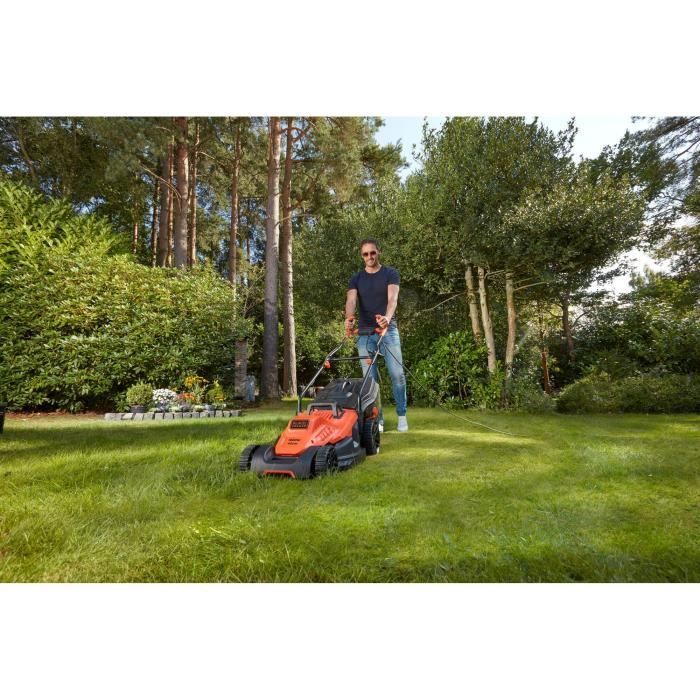 BLACK &amp; DECKER Lawn Mower 42cm 1800W - Bicycle with handle BEMW481BH 