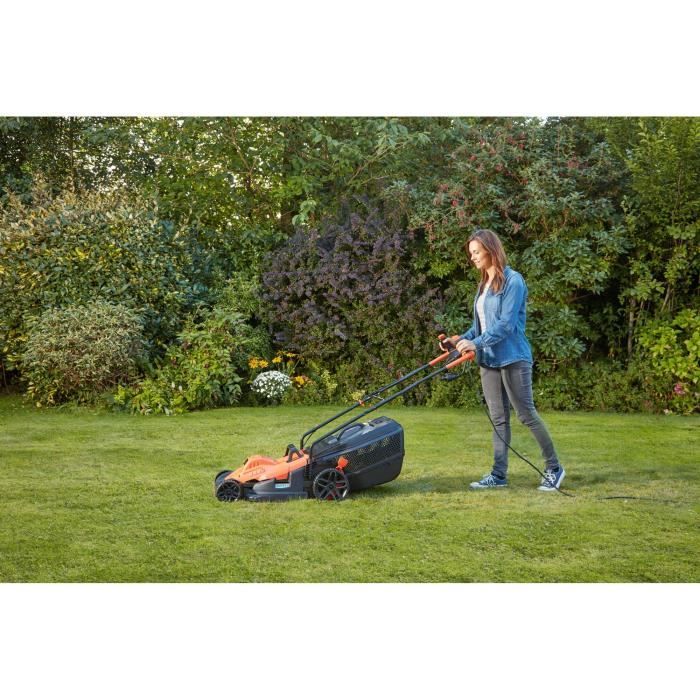 BLACK &amp; DECKER Lawn Mower 42cm 1800W - Bicycle with handle BEMW481BH 