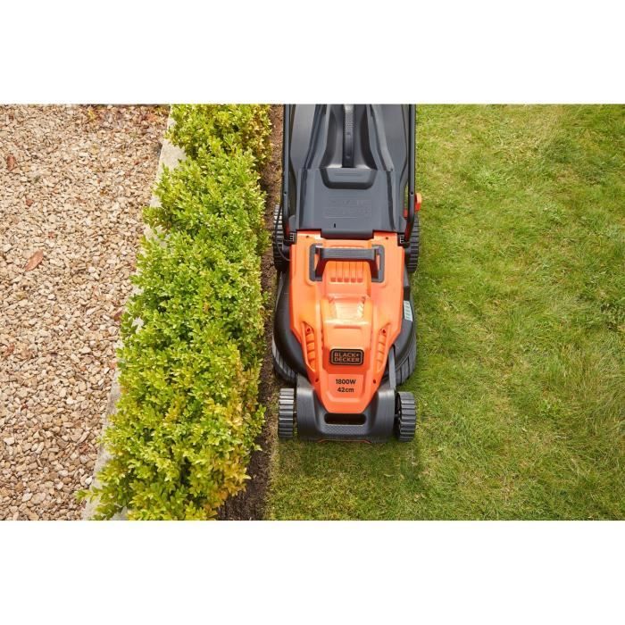 BLACK &amp; DECKER Lawn Mower 42cm 1800W - Bicycle with handle BEMW481BH 