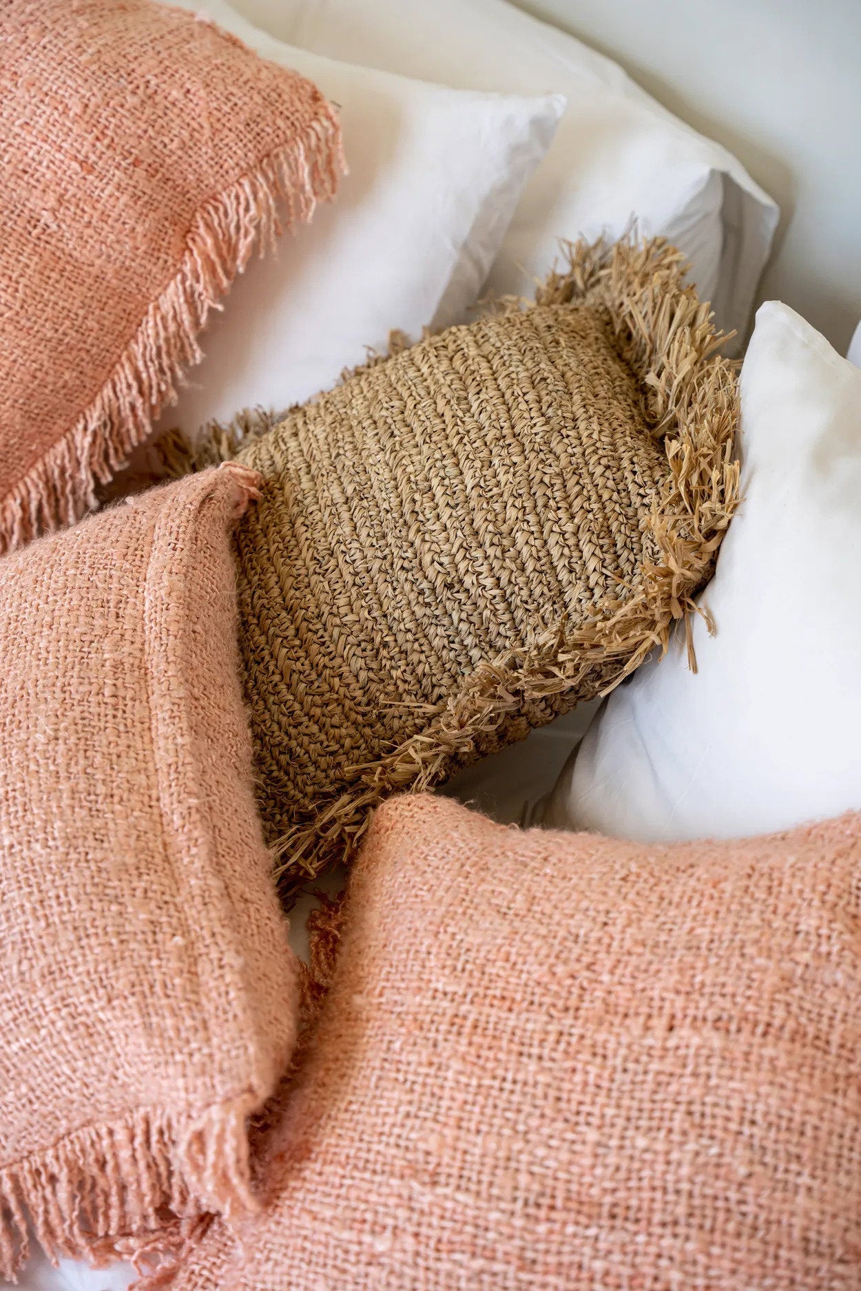 Bazar Bizar De Oh My Gee Kussenhoes - Zalmroze - 35x100 - Home & Garden > Decor > Throw Pillows