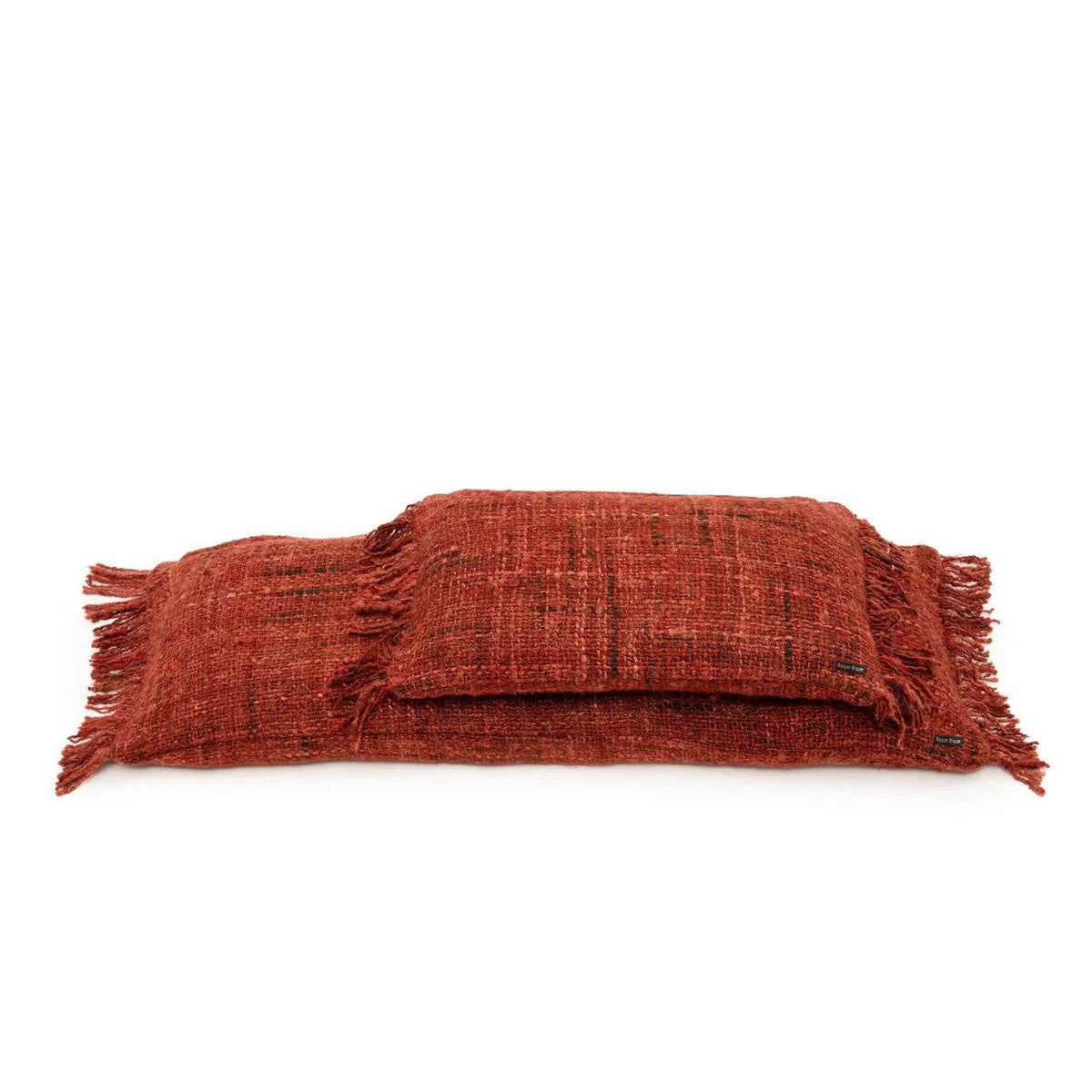 De Oh My Gee kussenhoes in kersenrood, 35x100, Bazar Bizar, 2-delig set