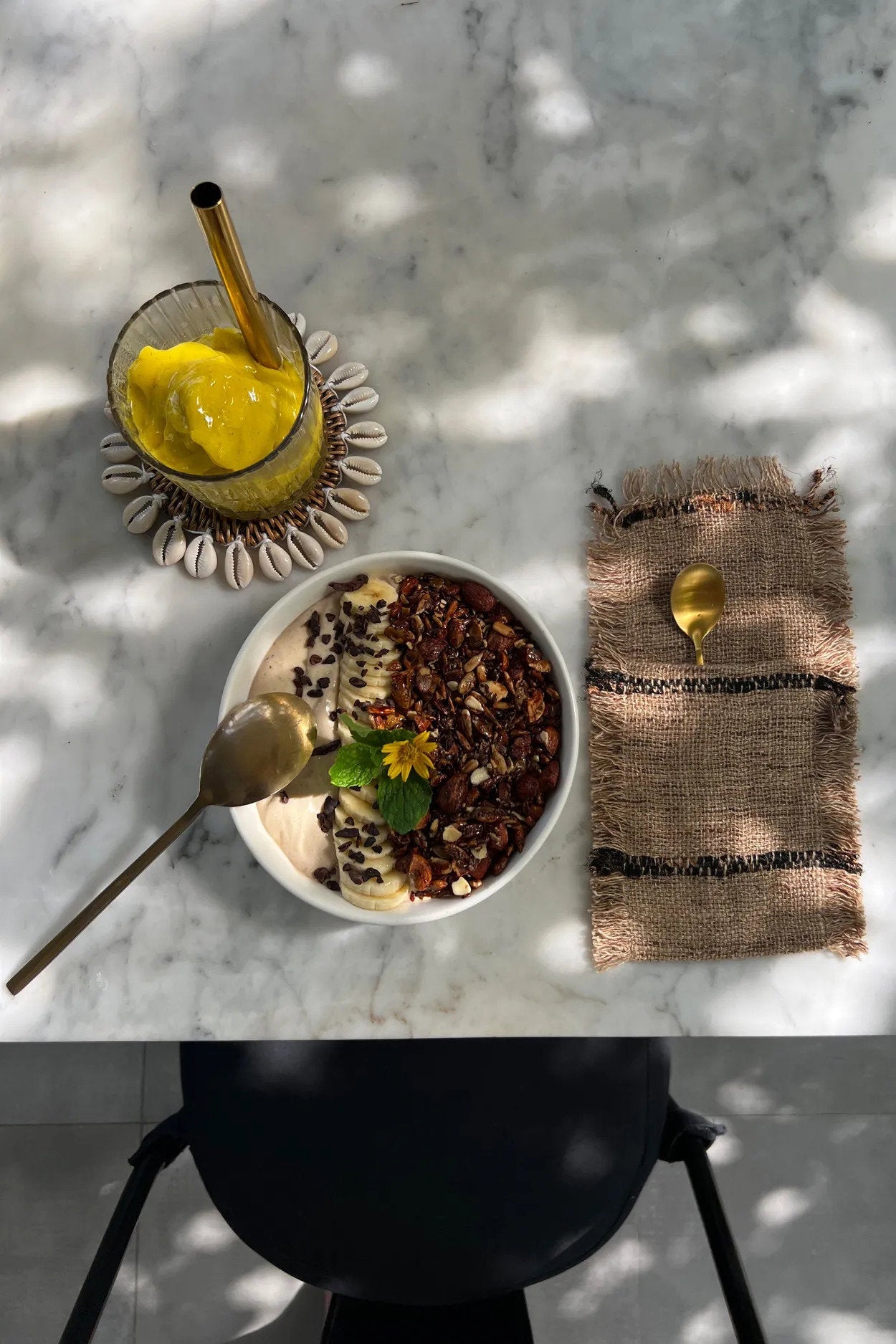 Bazar Bizar De Oh My Gee Bestekhouder - Beige Zwart - Set van 4 - Home & Garden > Kitchen & Dining > Food & Beverage Carriers > Drink Sleeves > Cup Sleeves