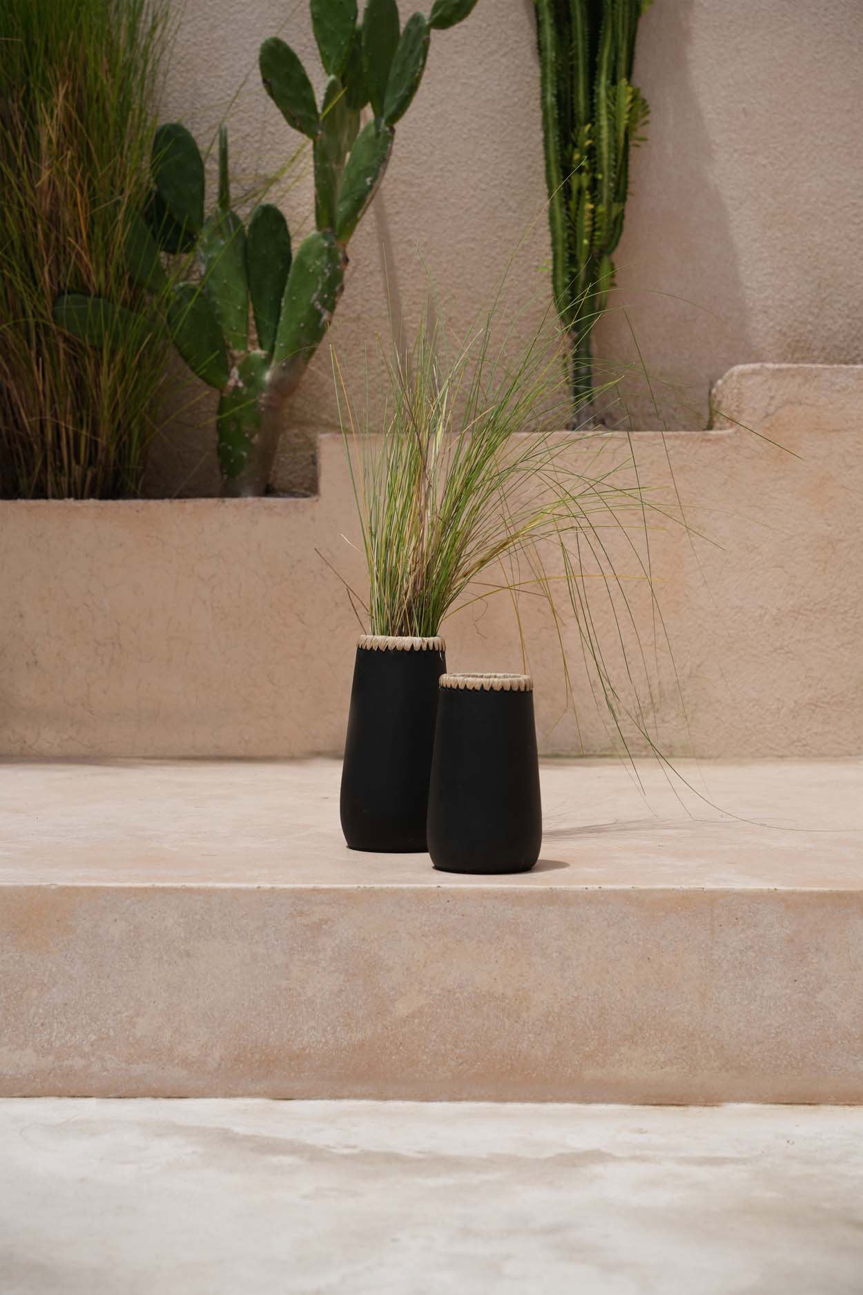 Die Cunning Vase - Schwarz Natur - L