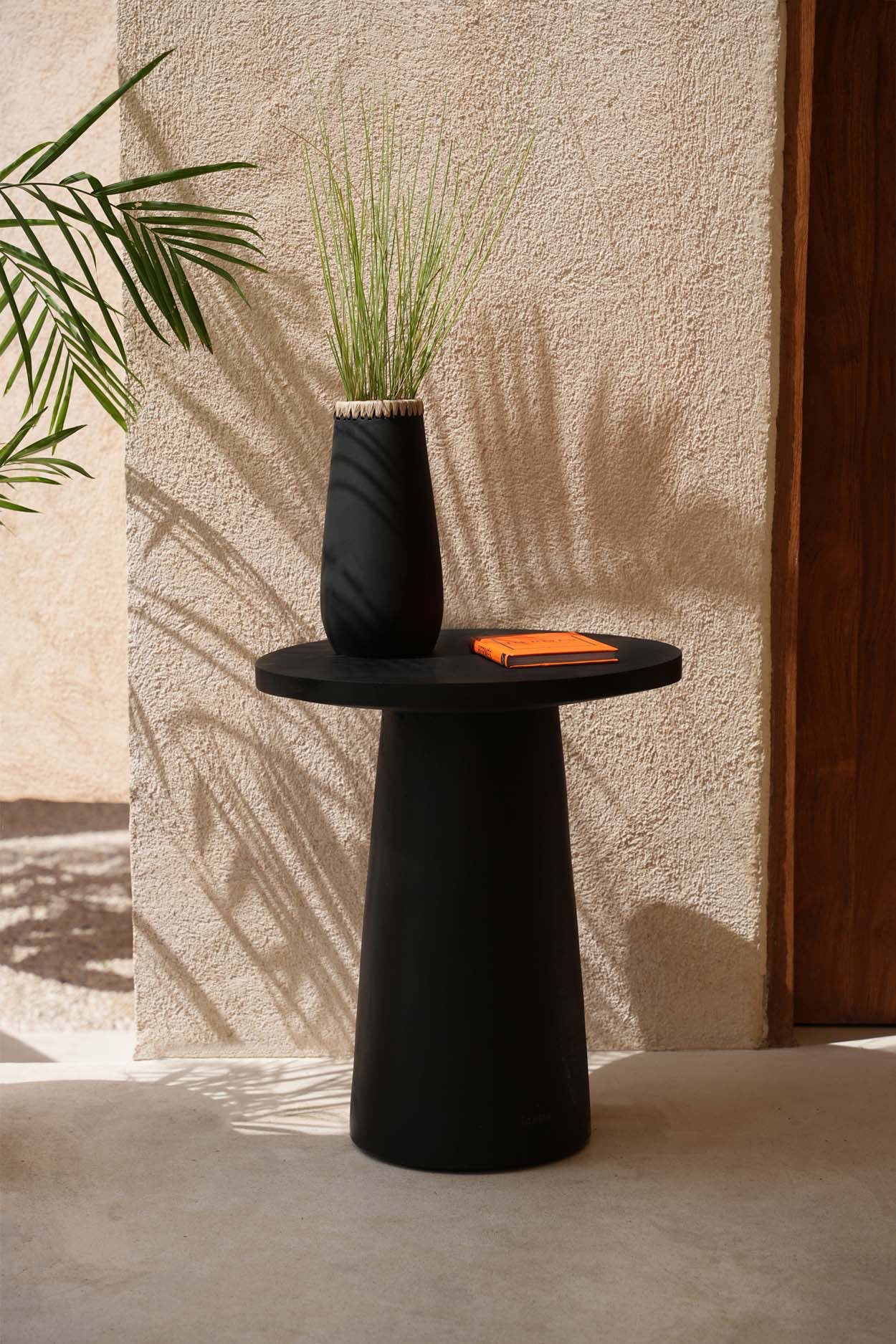 Die Cunning Vase - Schwarz Natur - L