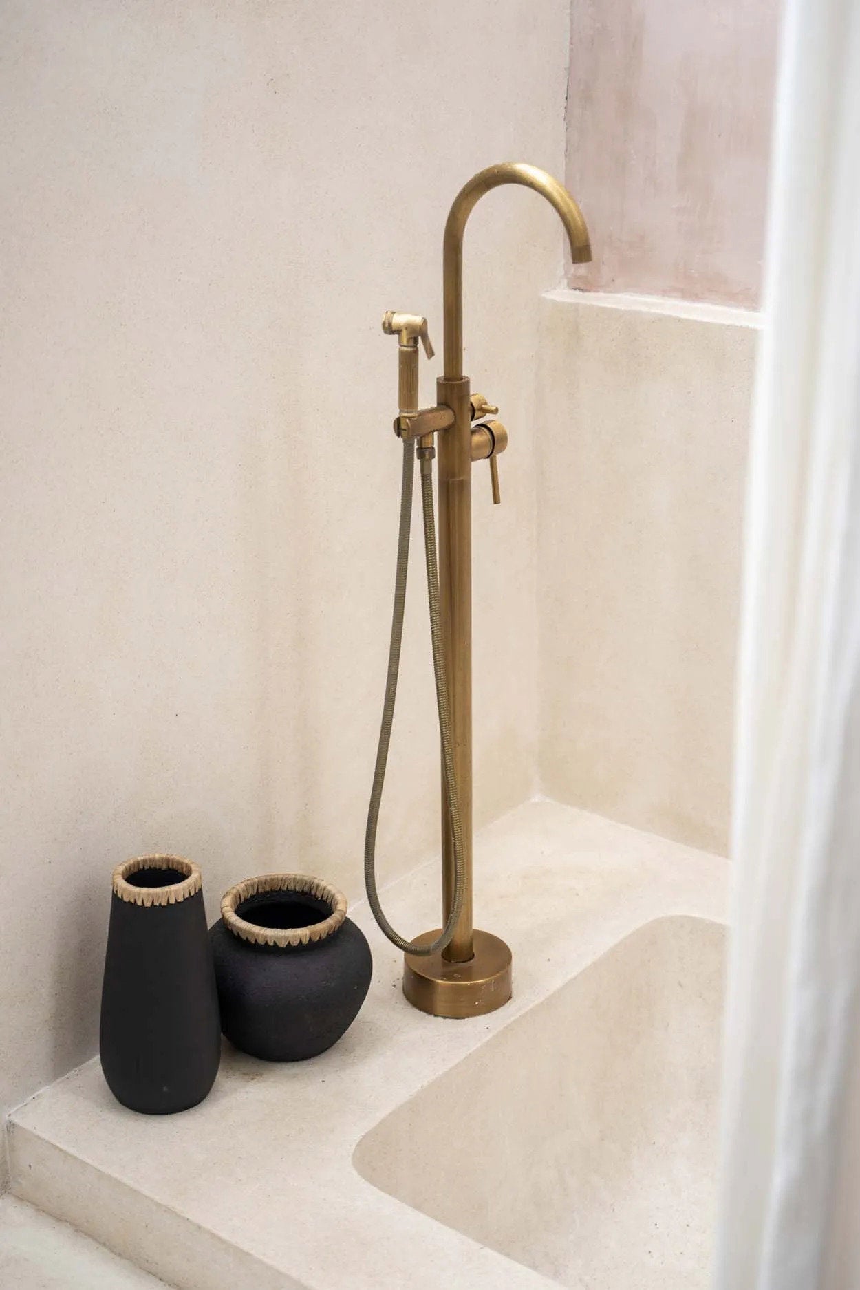 Bazar Bizar De Sluwe Vaas - Zwart Natuurlijk - L - Home & Garden > Decor > Vases