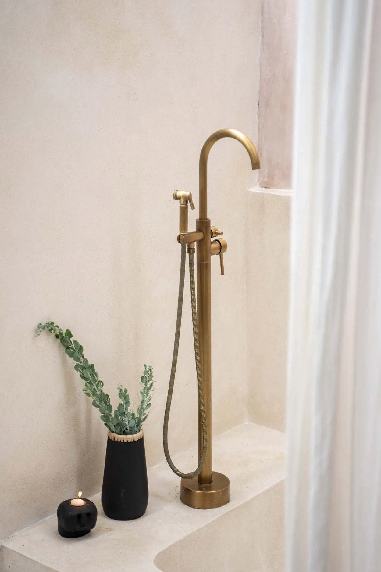 Bazar Bizar De Sluwe Vaas - Zwart Natuurlijk - M - Home & Garden > Decor > Vases