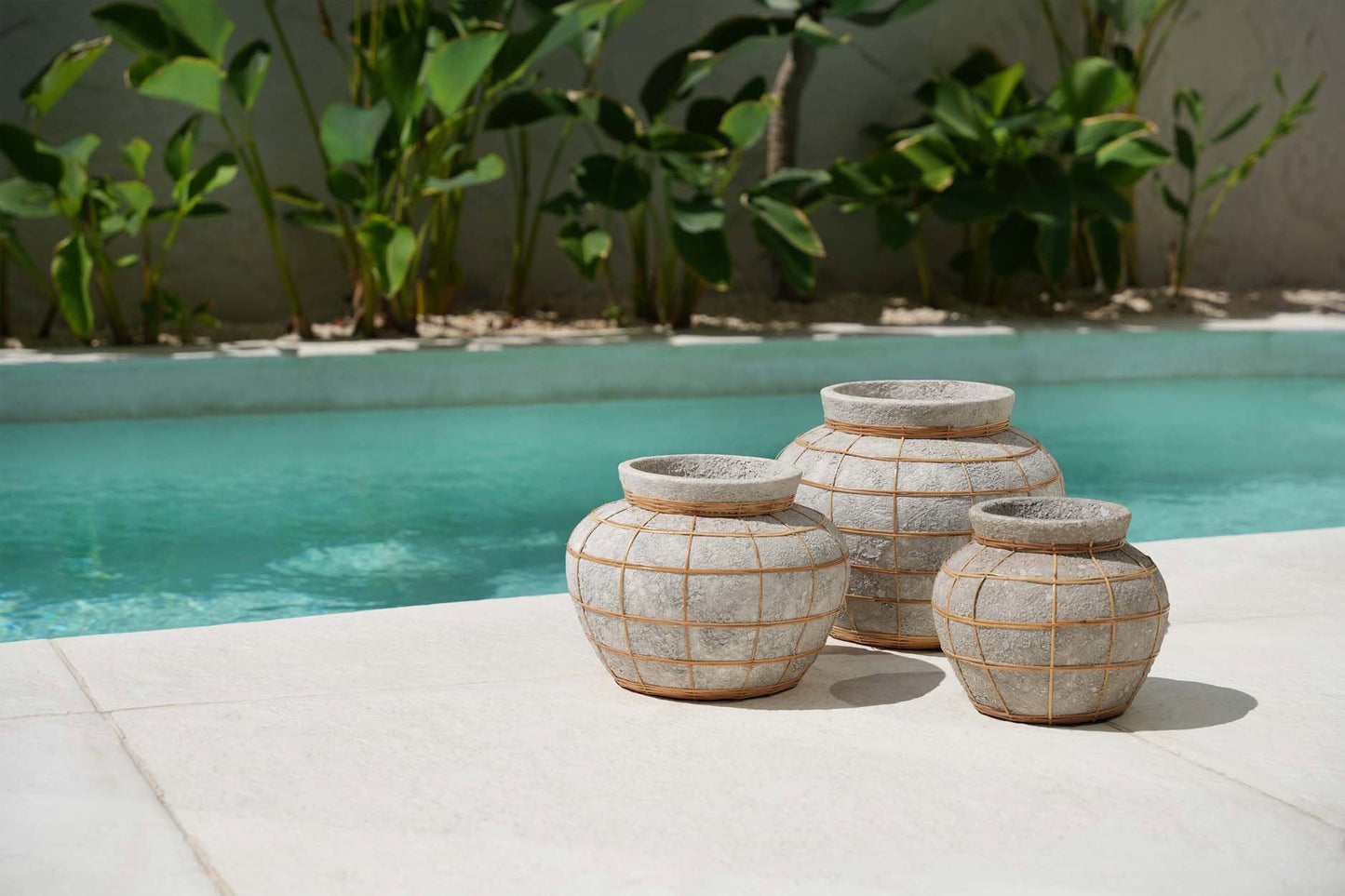 Bazar Bizar De Buikvaas - Beton Natuurlijk - L - Home & Garden > Decor > Vases