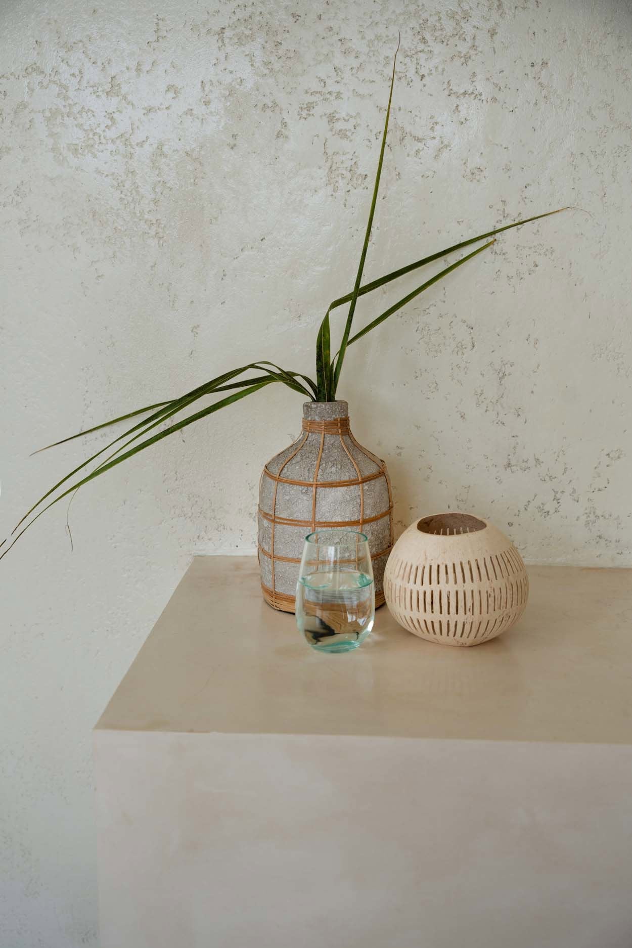 Bazar Bizar De Whoopy Vaas - Beton Natuurlijk - L - Home & Garden > Decor > Vases