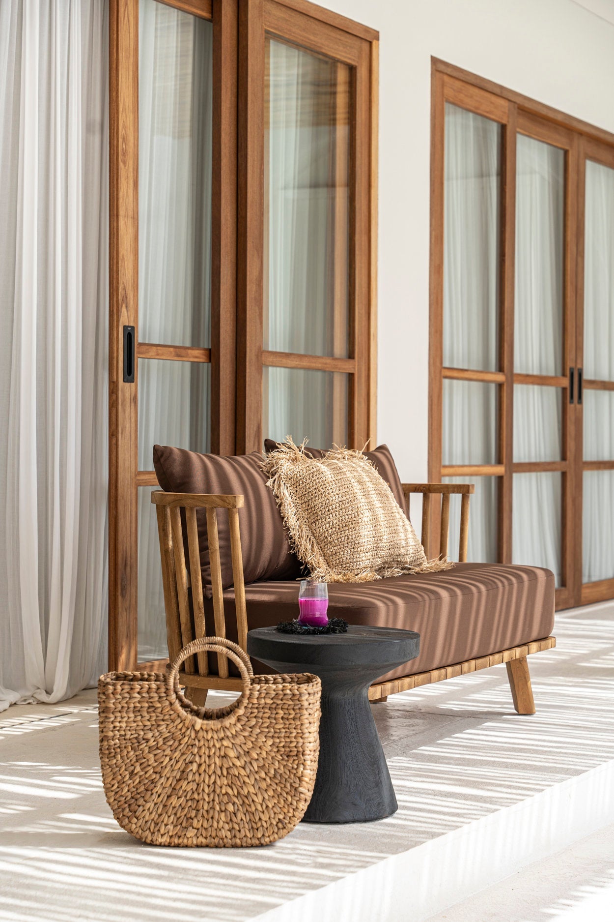 Bazar Bizar De Zwaartekracht Bijzettafel - Zwart -