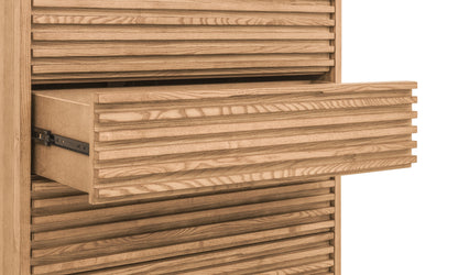 Modus Furniture International Tanner vijfladige kast van essenhout in vlasgeel. -