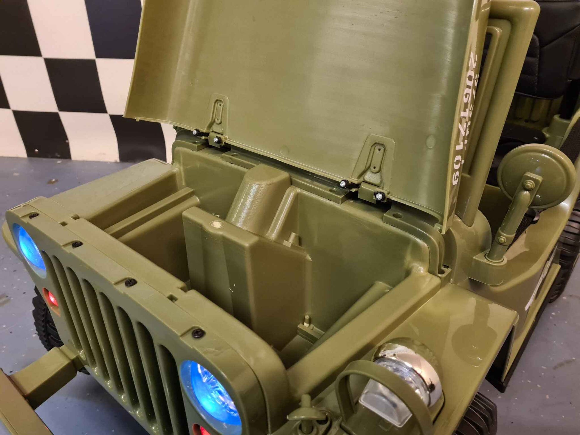 Elektrische kinderjeep Willy 12 volt met afstandsbediening voor 1 persoon