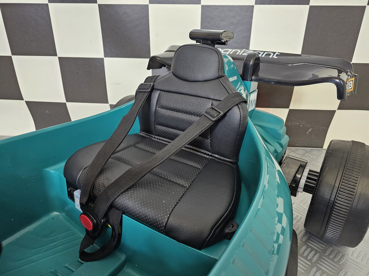 Aston Martin Formule 1 kinderauto 24 volt